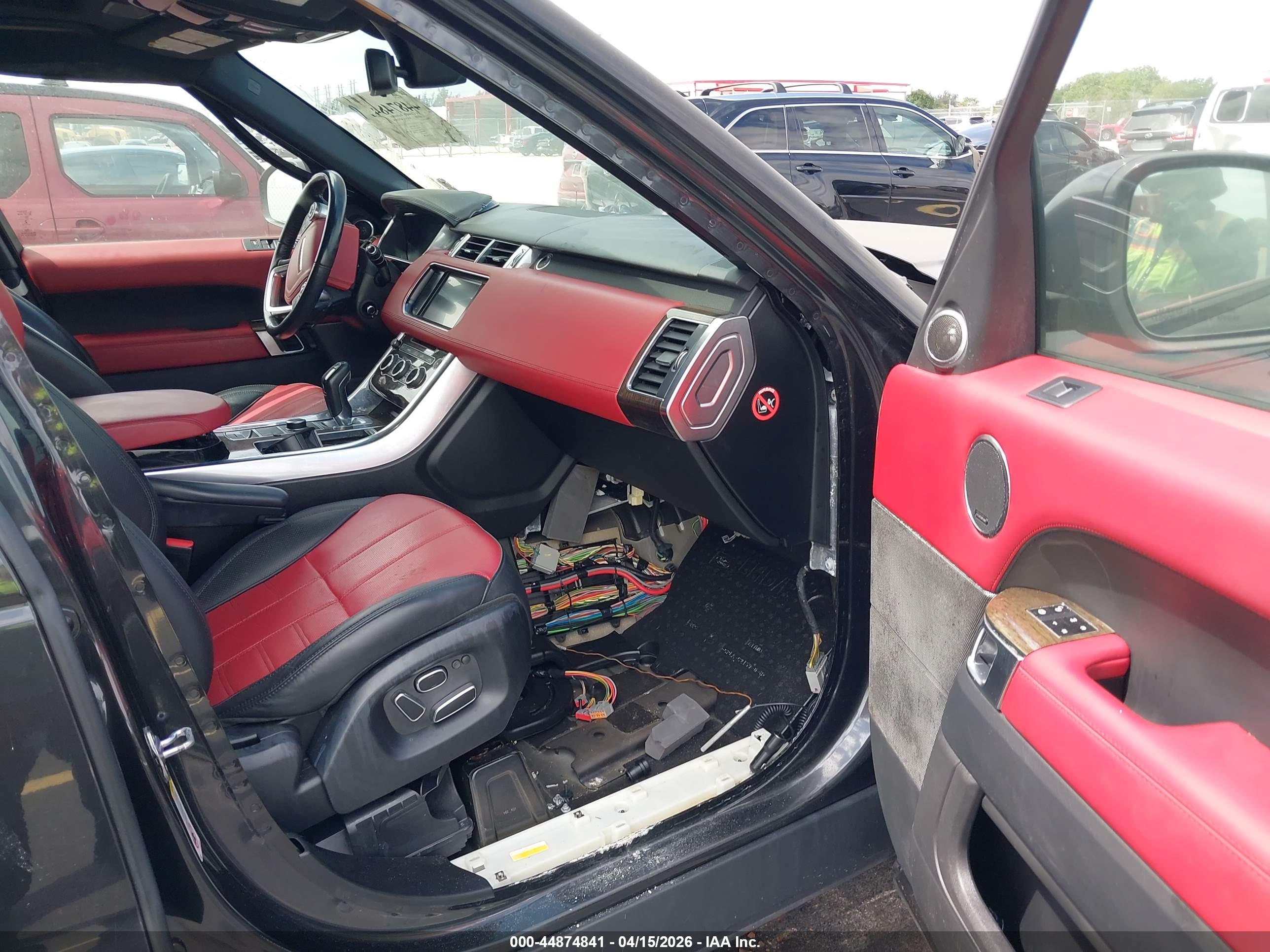 LAND ROVER image 5