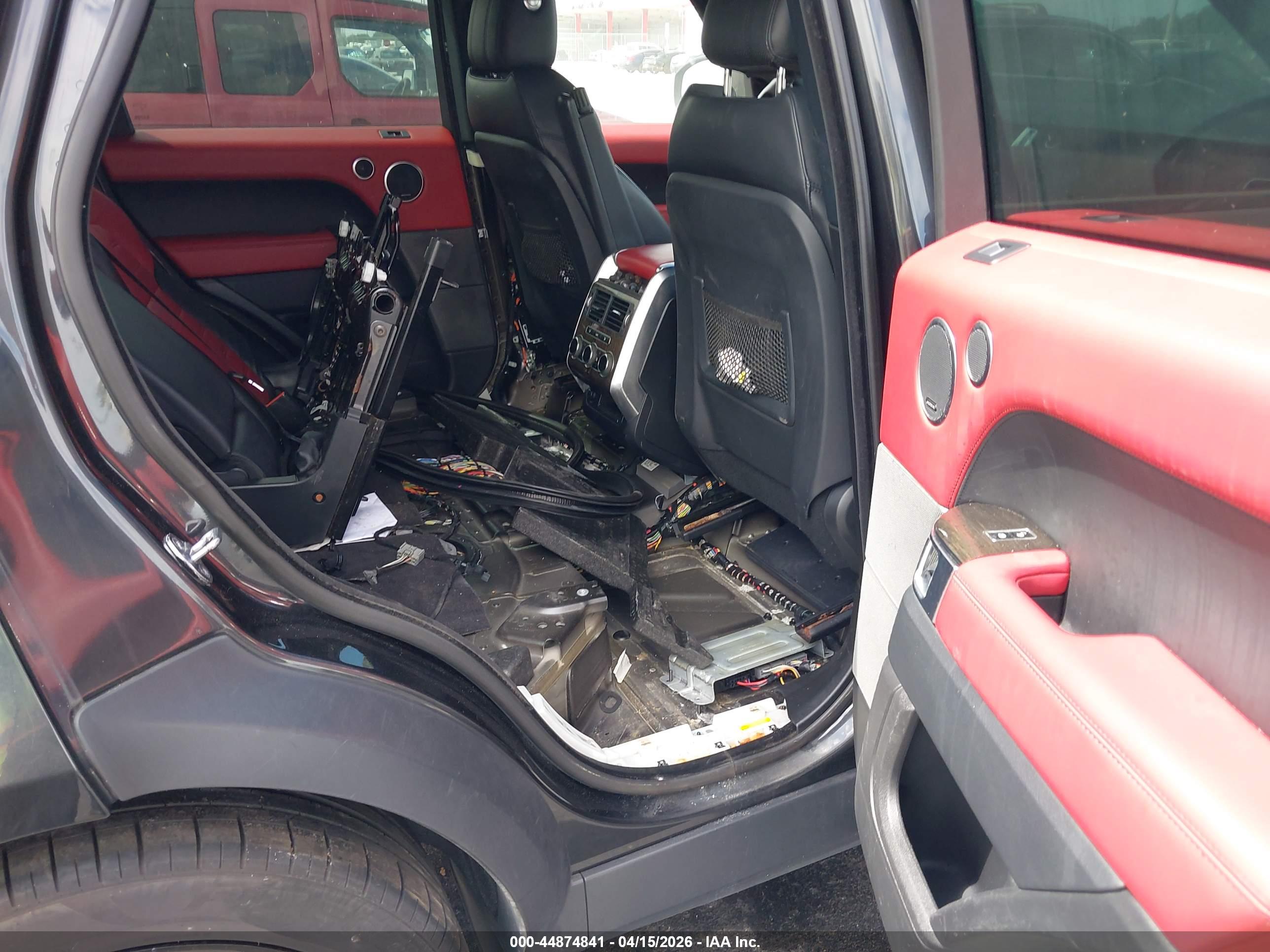 LAND ROVER image 8