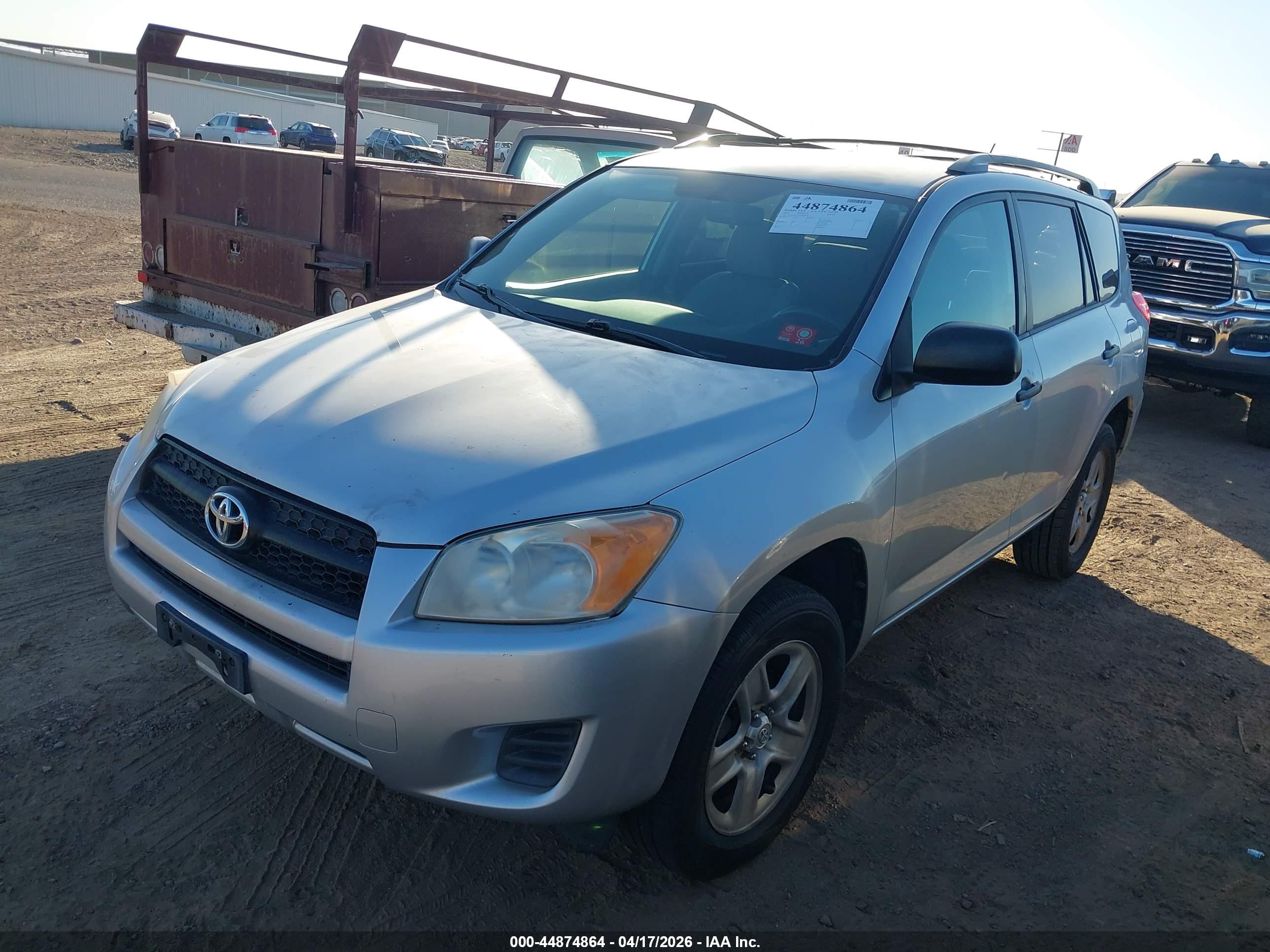 TOYOTA RAV4 image 2
