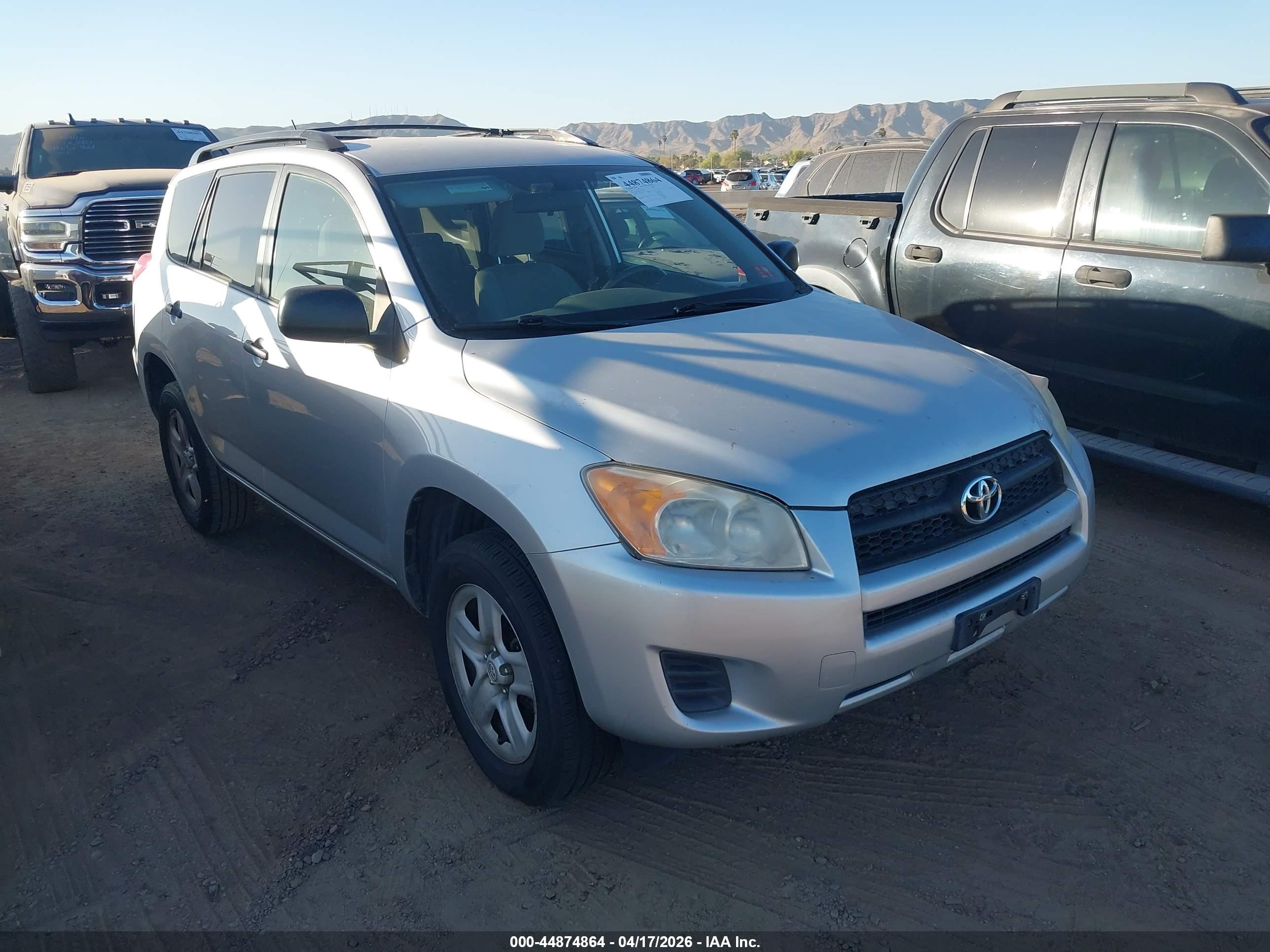 TOYOTA RAV4 image 6