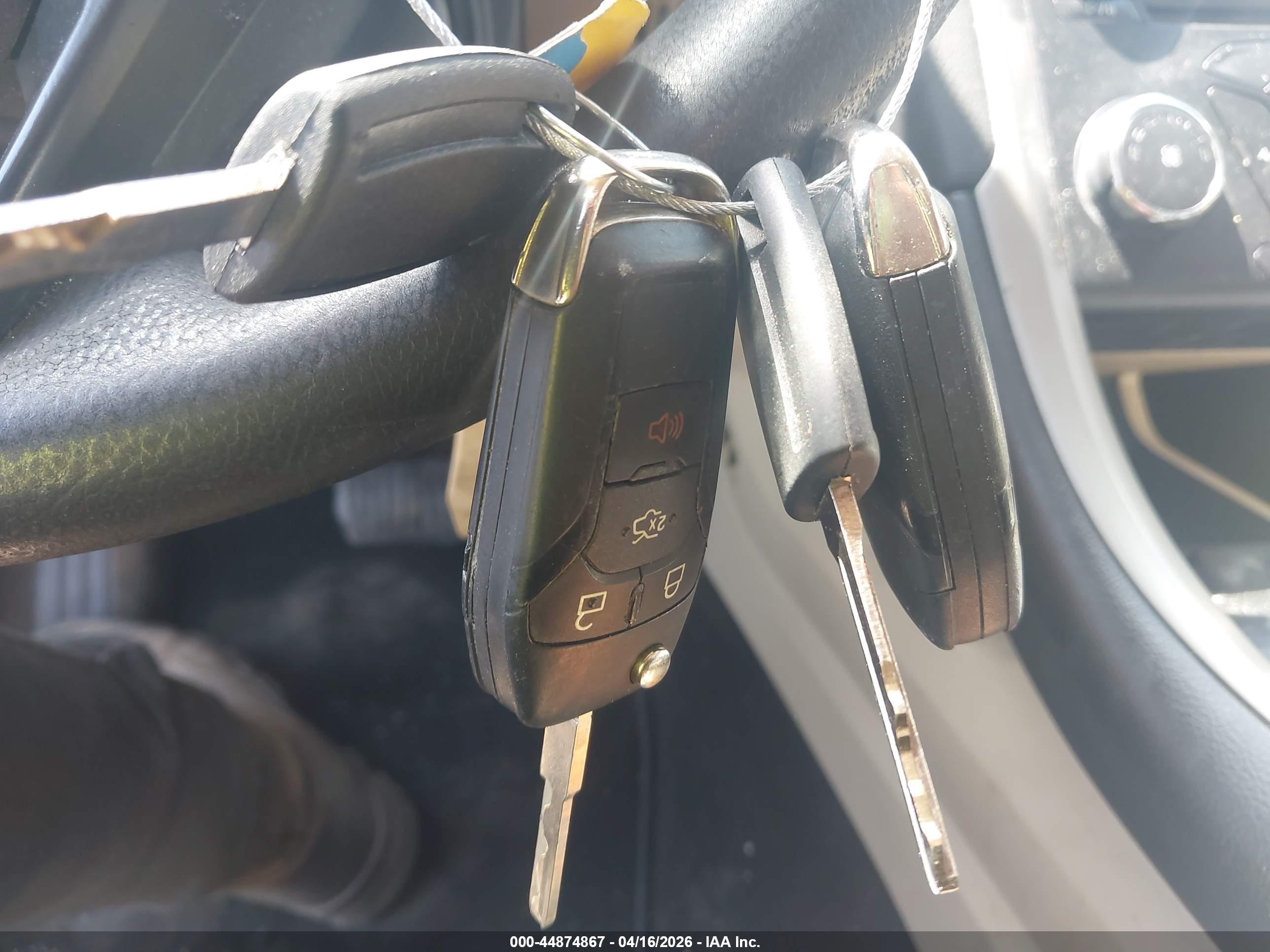 FORD FUSION image 11
