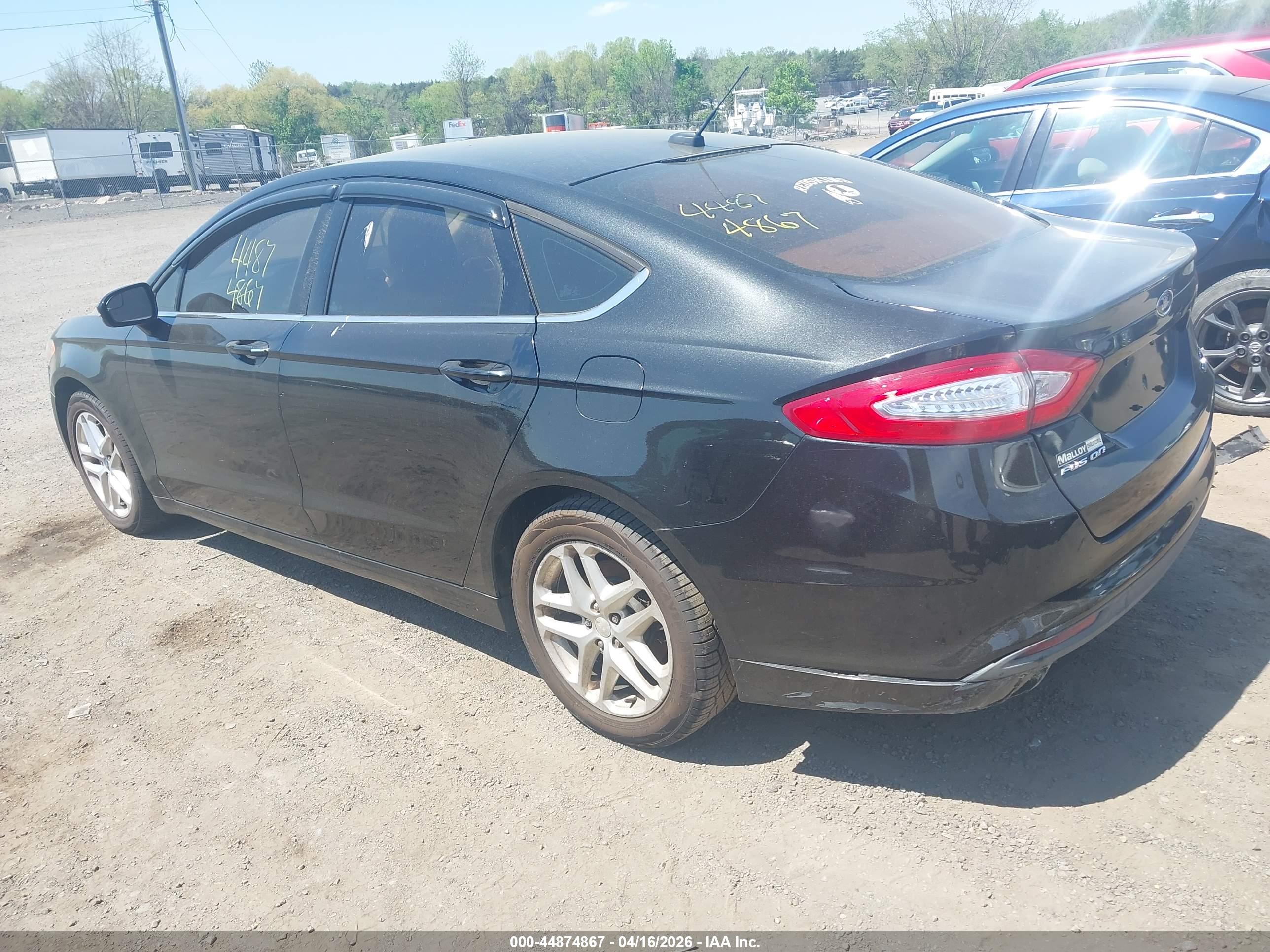 FORD FUSION image 3