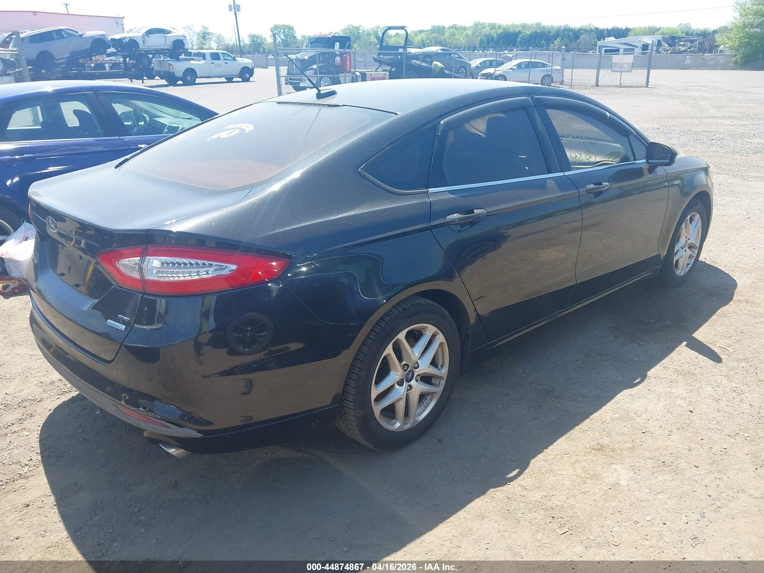 FORD FUSION image 4