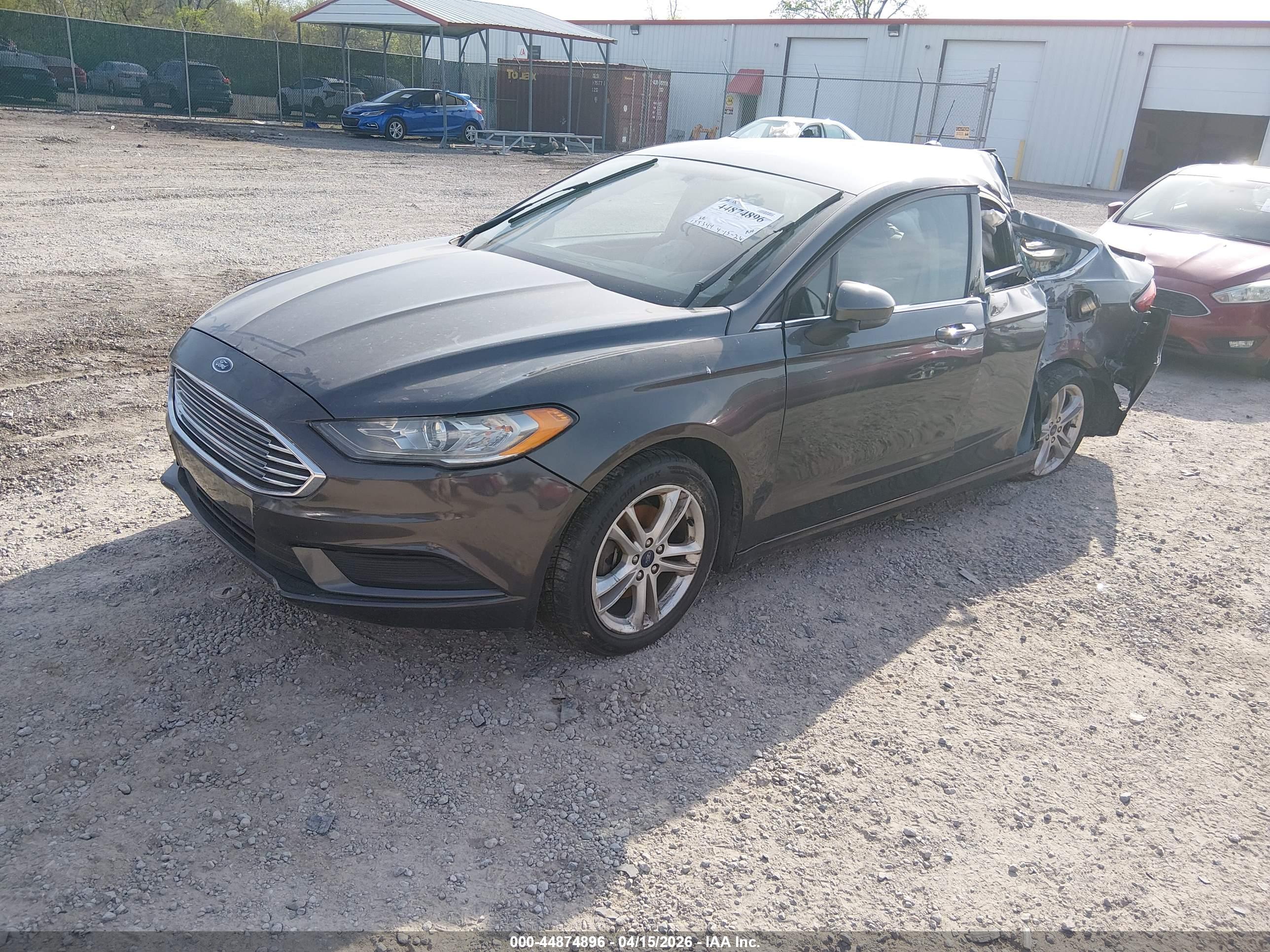 FORD FUSION image 2