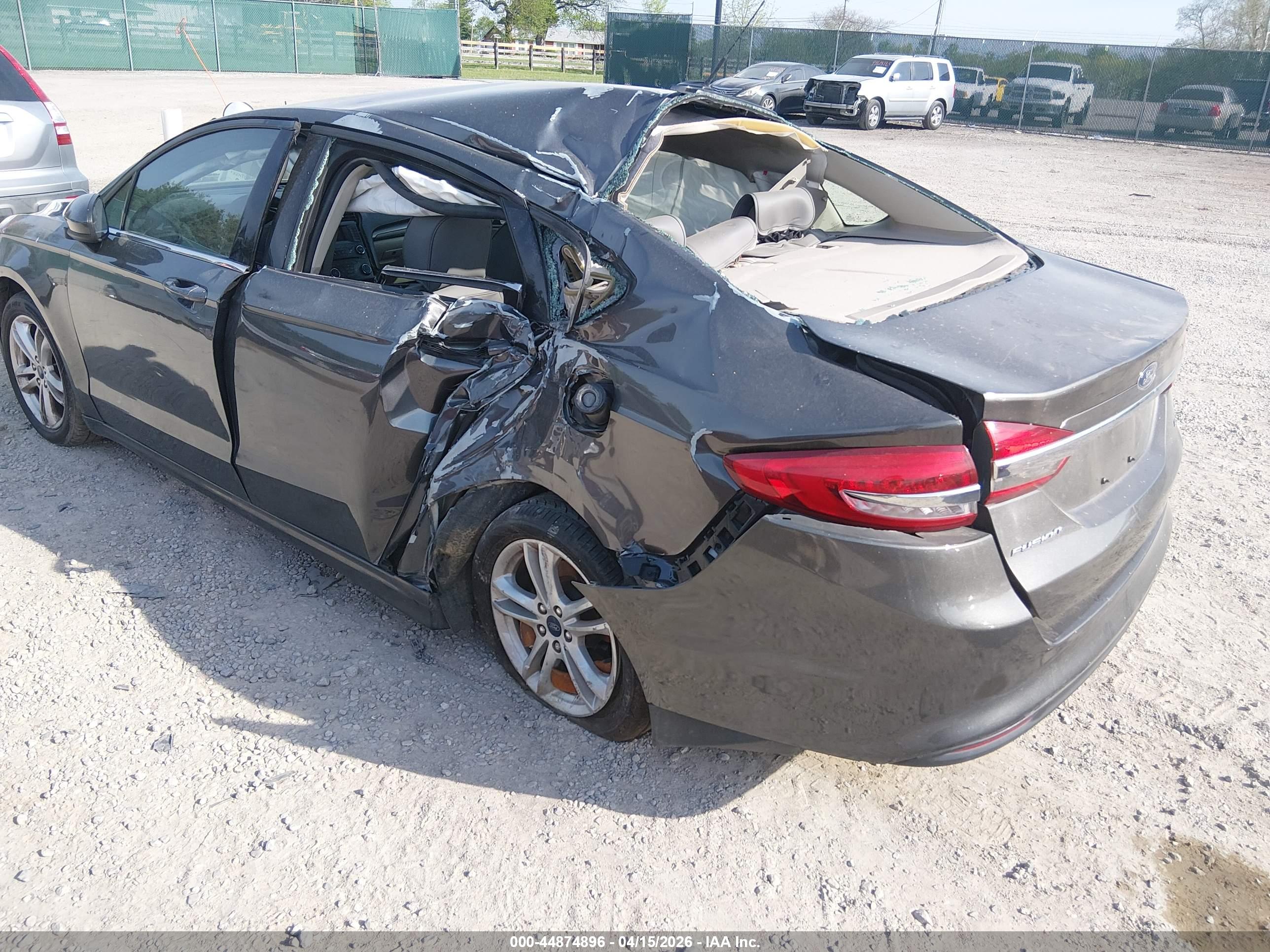 FORD FUSION image 6