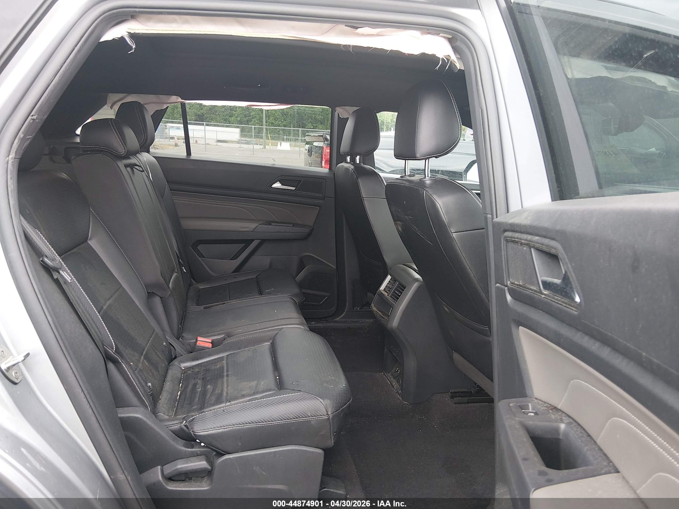 VOLKSWAGEN ATLAS image 8