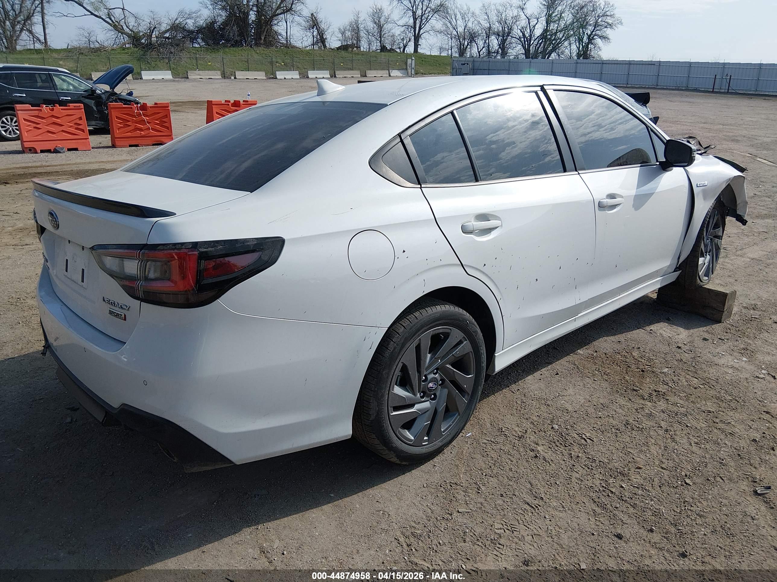 SUBARU LEGACY image 4