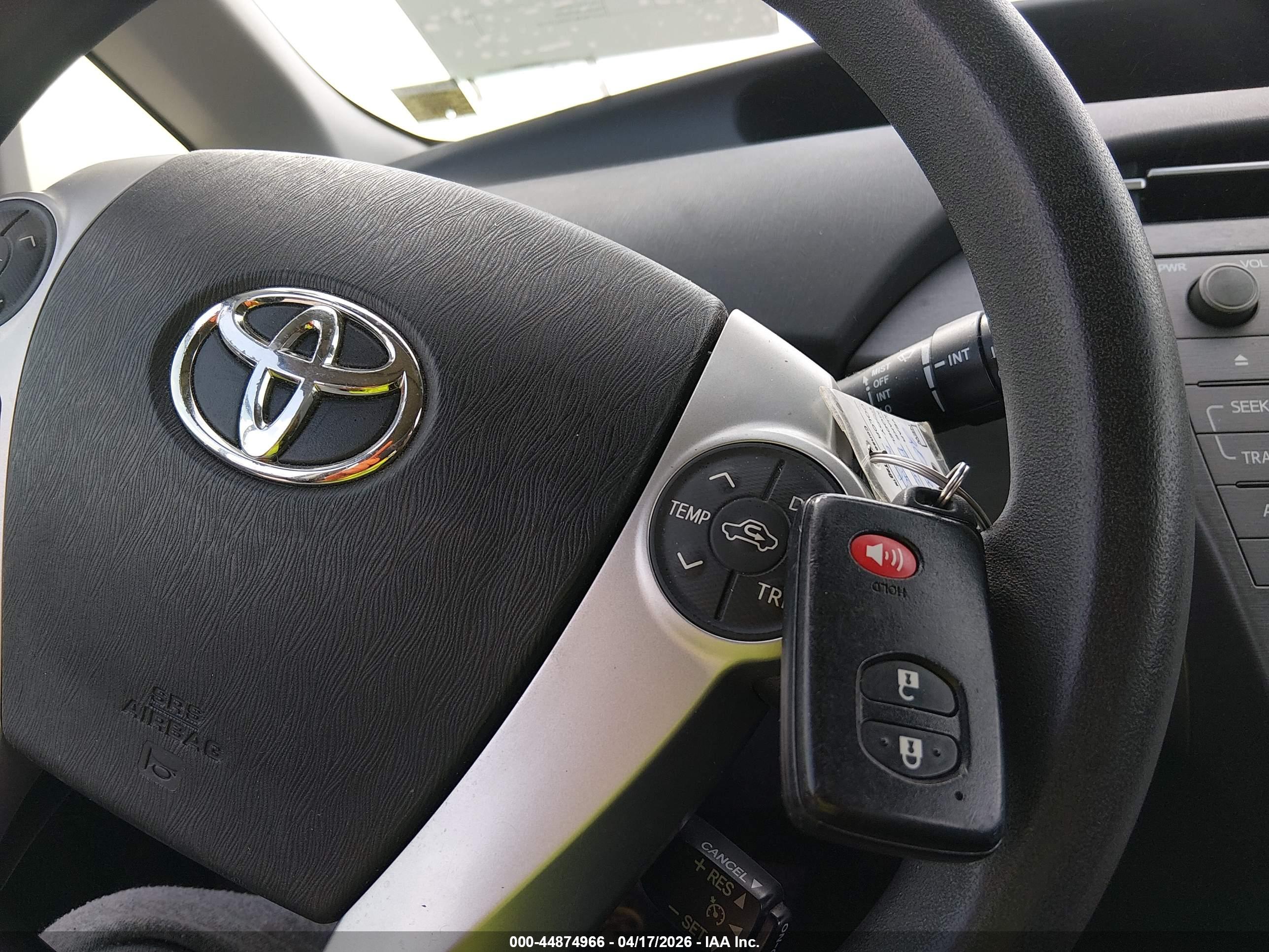 TOYOTA PRIUS image 11