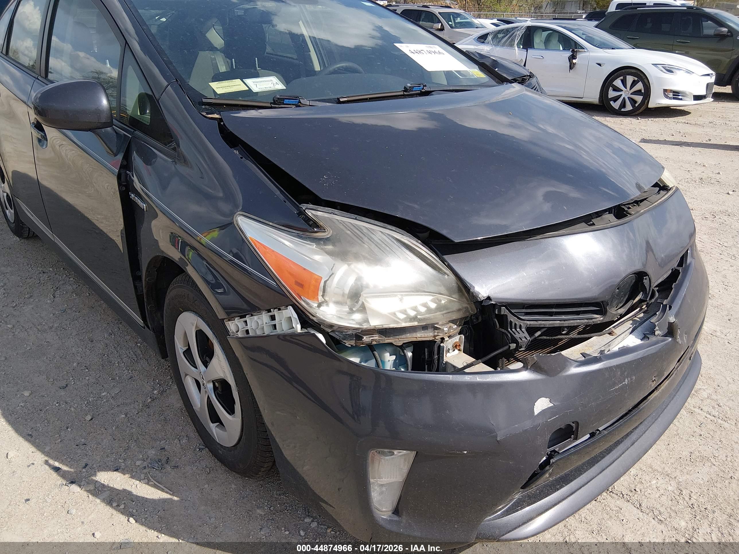 TOYOTA PRIUS image 6