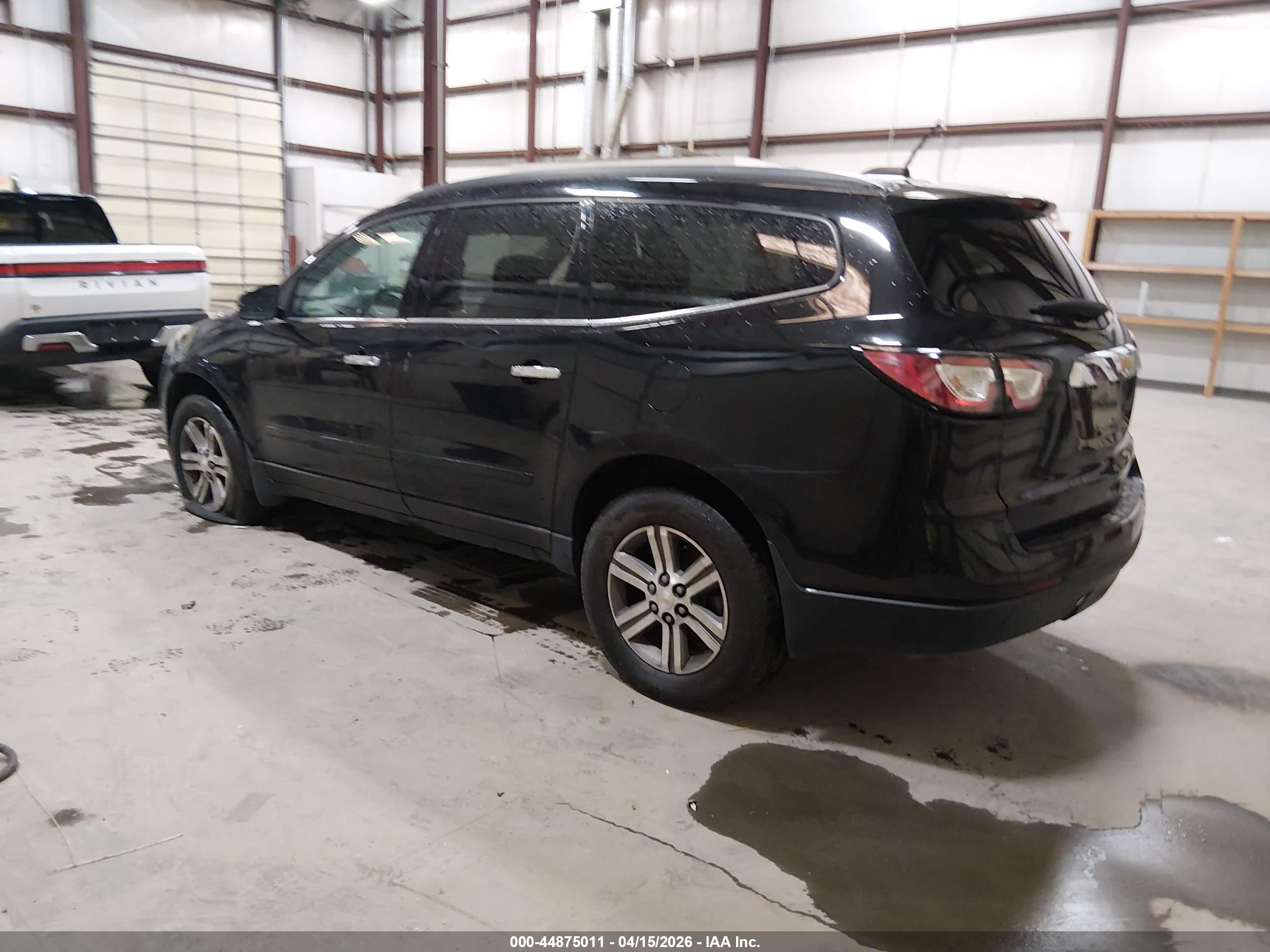 CHEVROLET TRAVERSE image 3