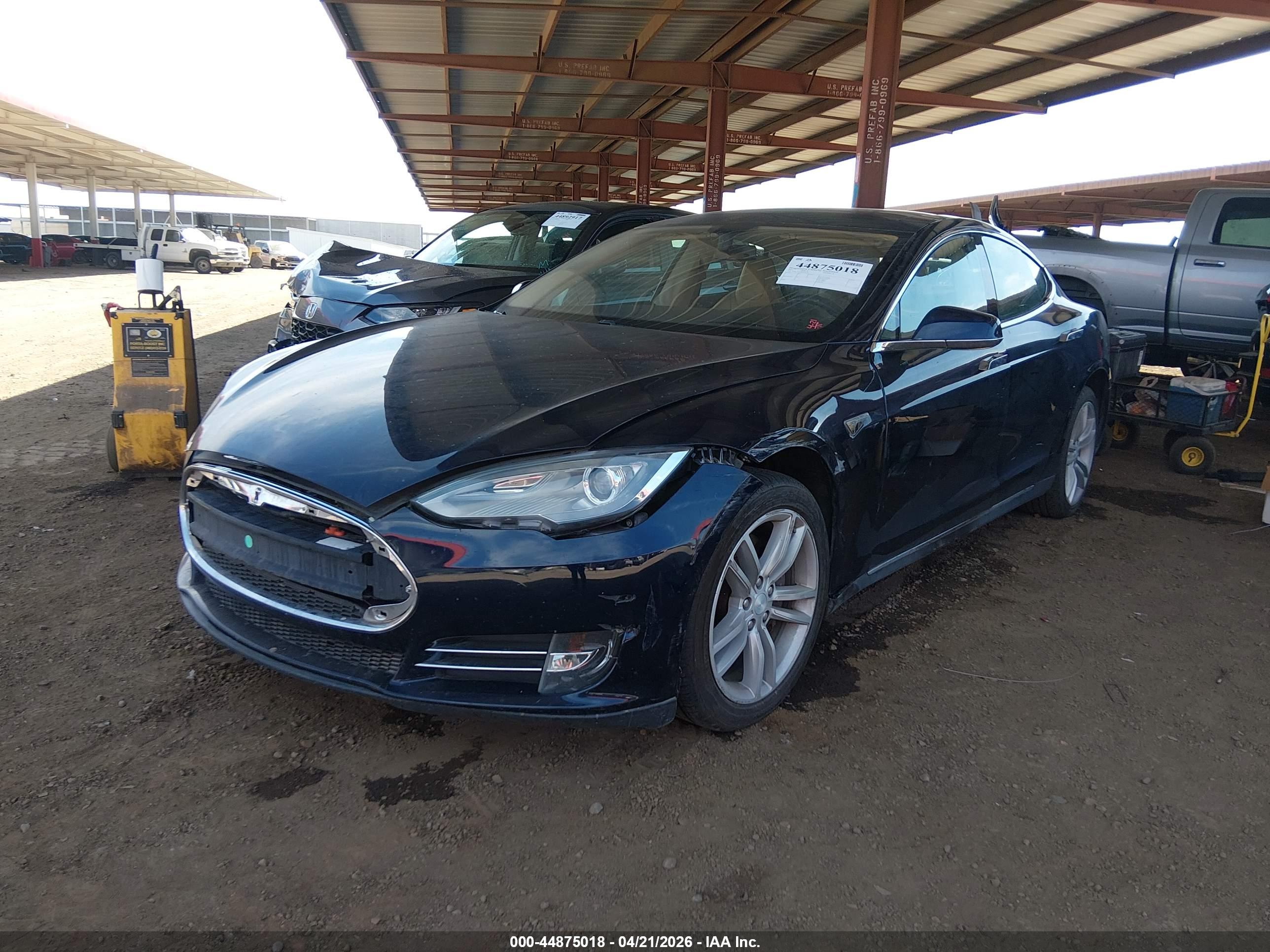 TESLA MODEL image 2