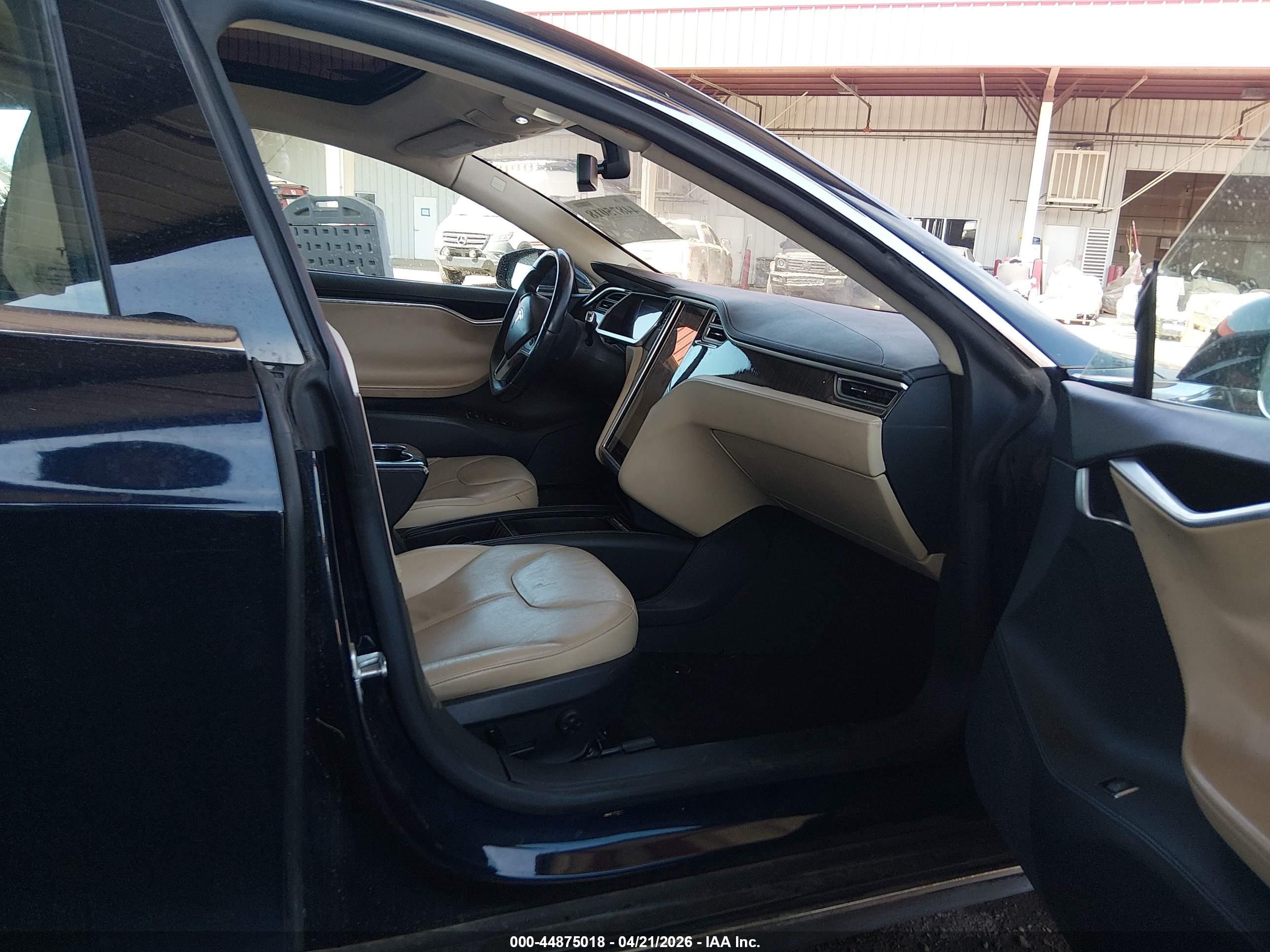 TESLA MODEL image 5
