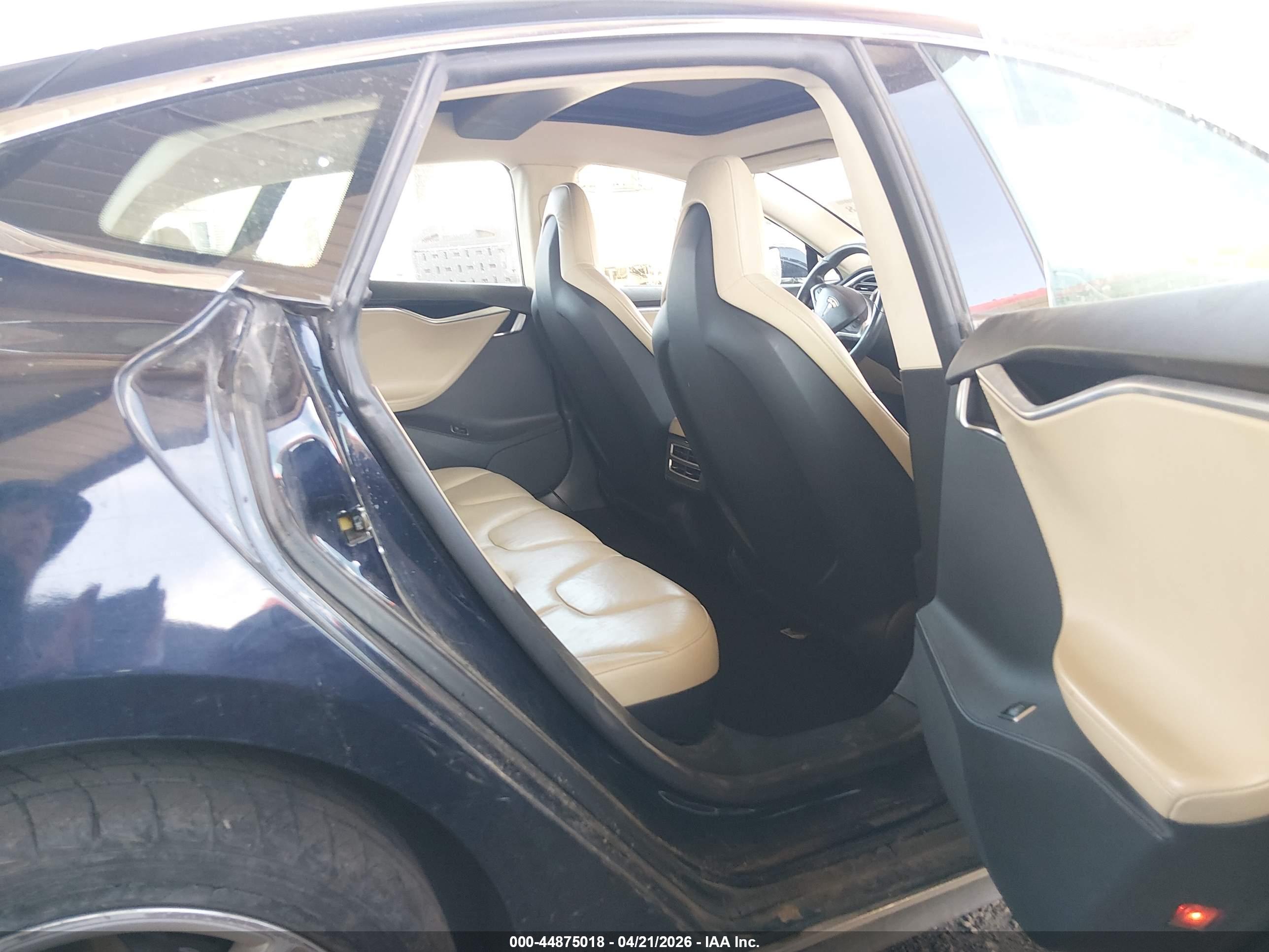 TESLA MODEL image 8