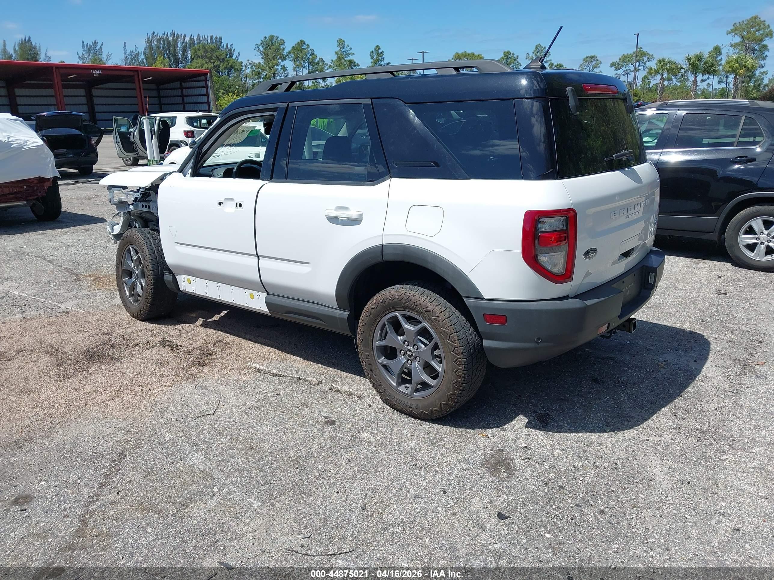 FORD BRONCO image 3