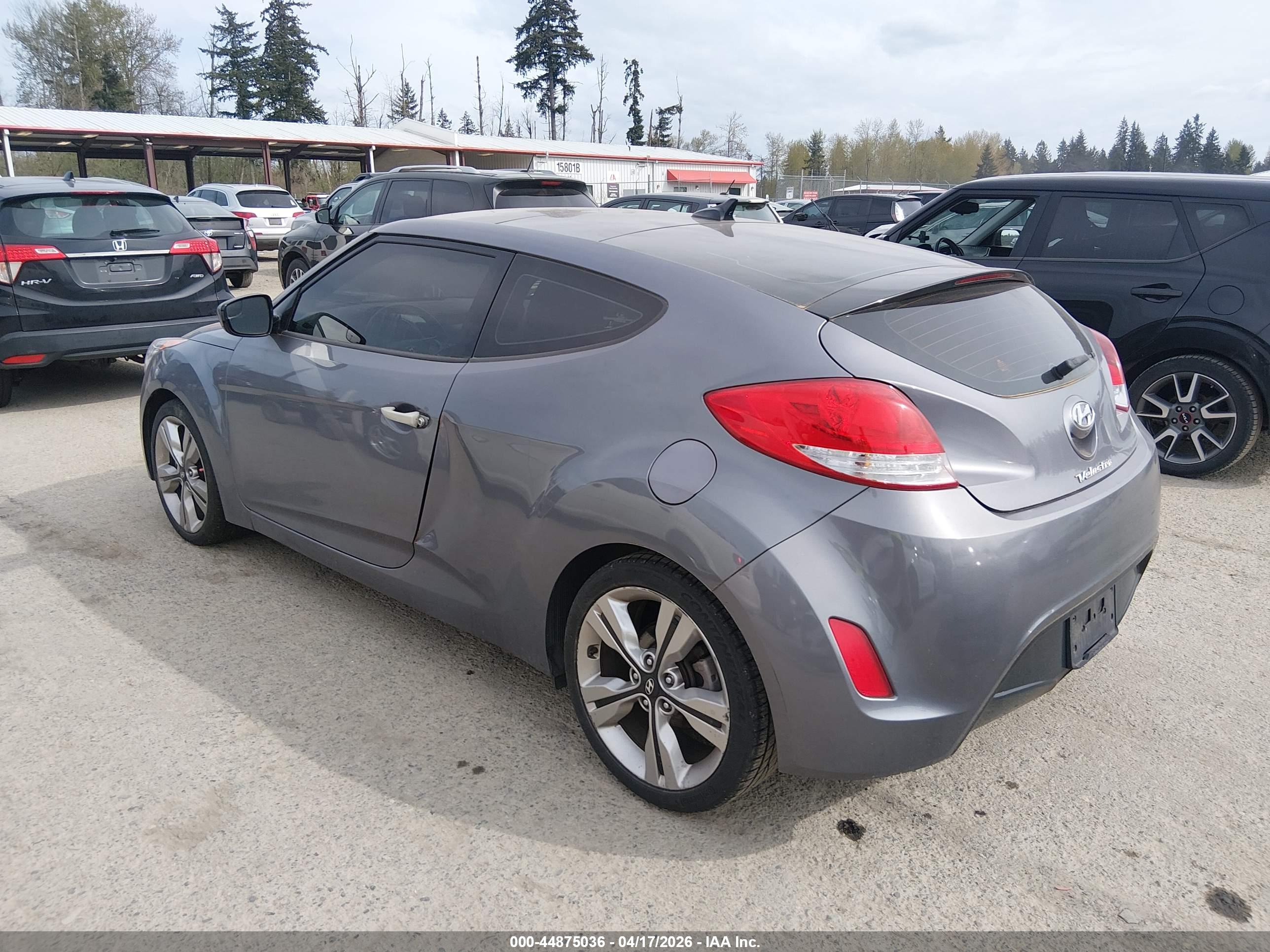 HYUNDAI VELOSTER image 3