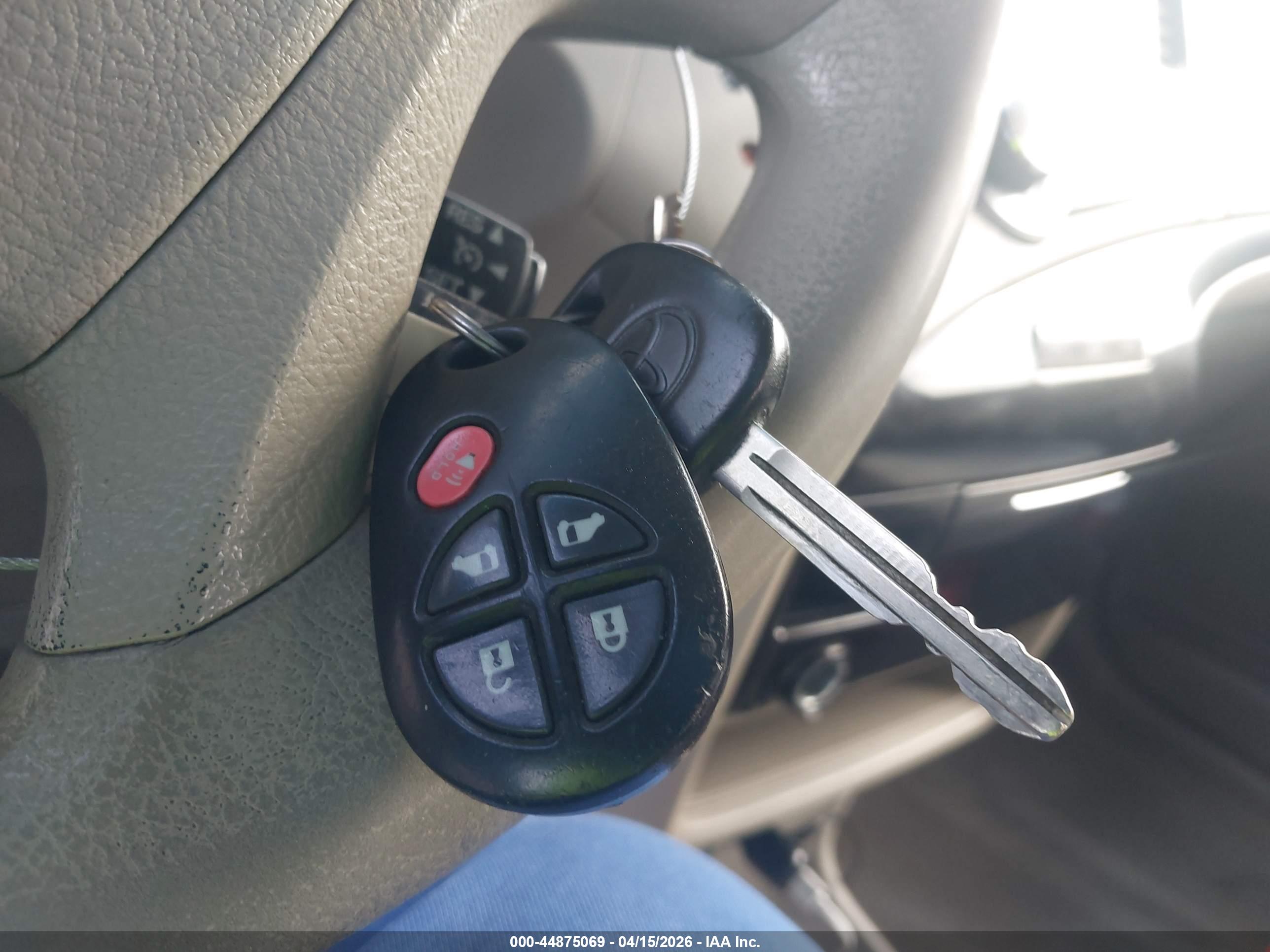 TOYOTA SIENNA image 11