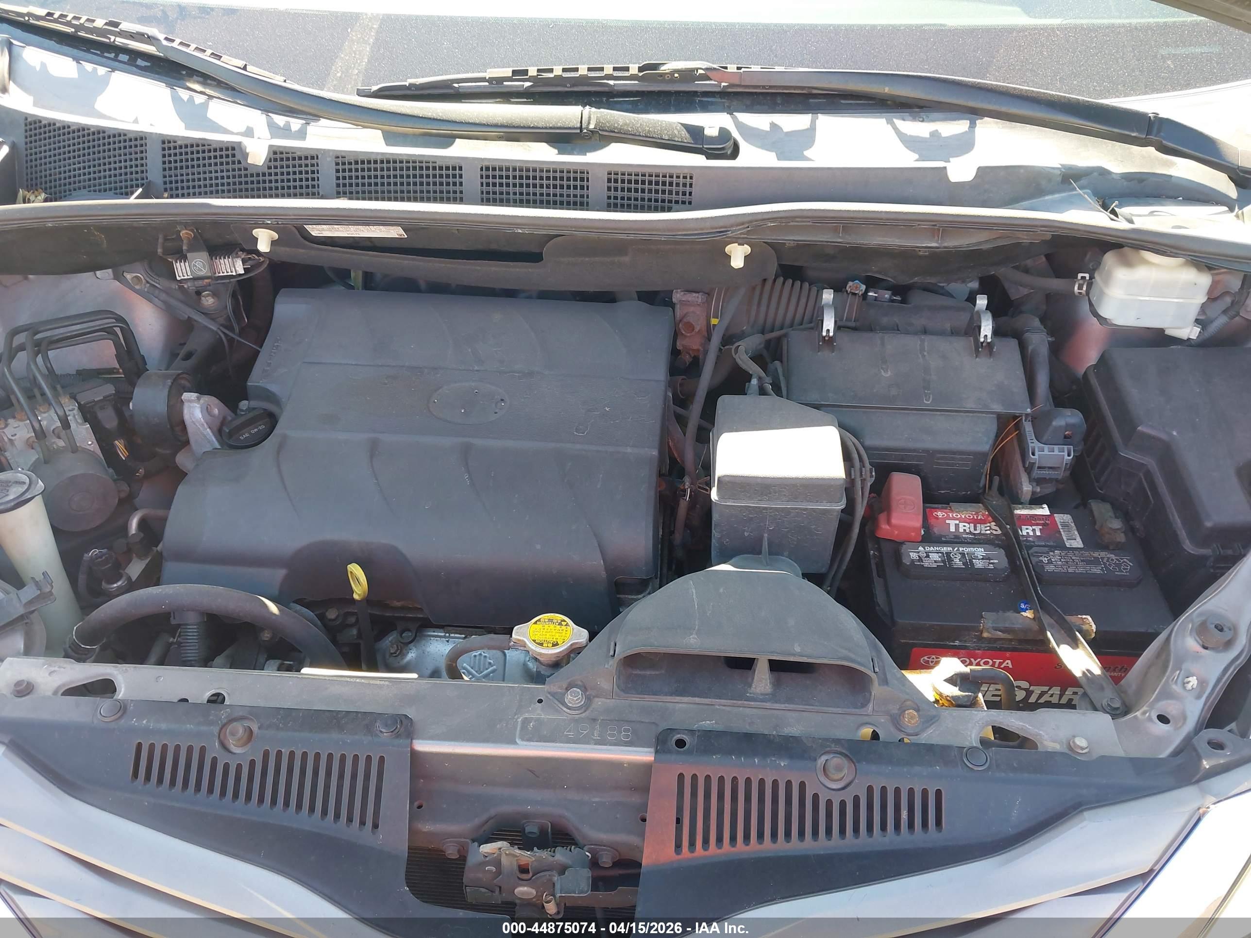 TOYOTA SIENNA image 10
