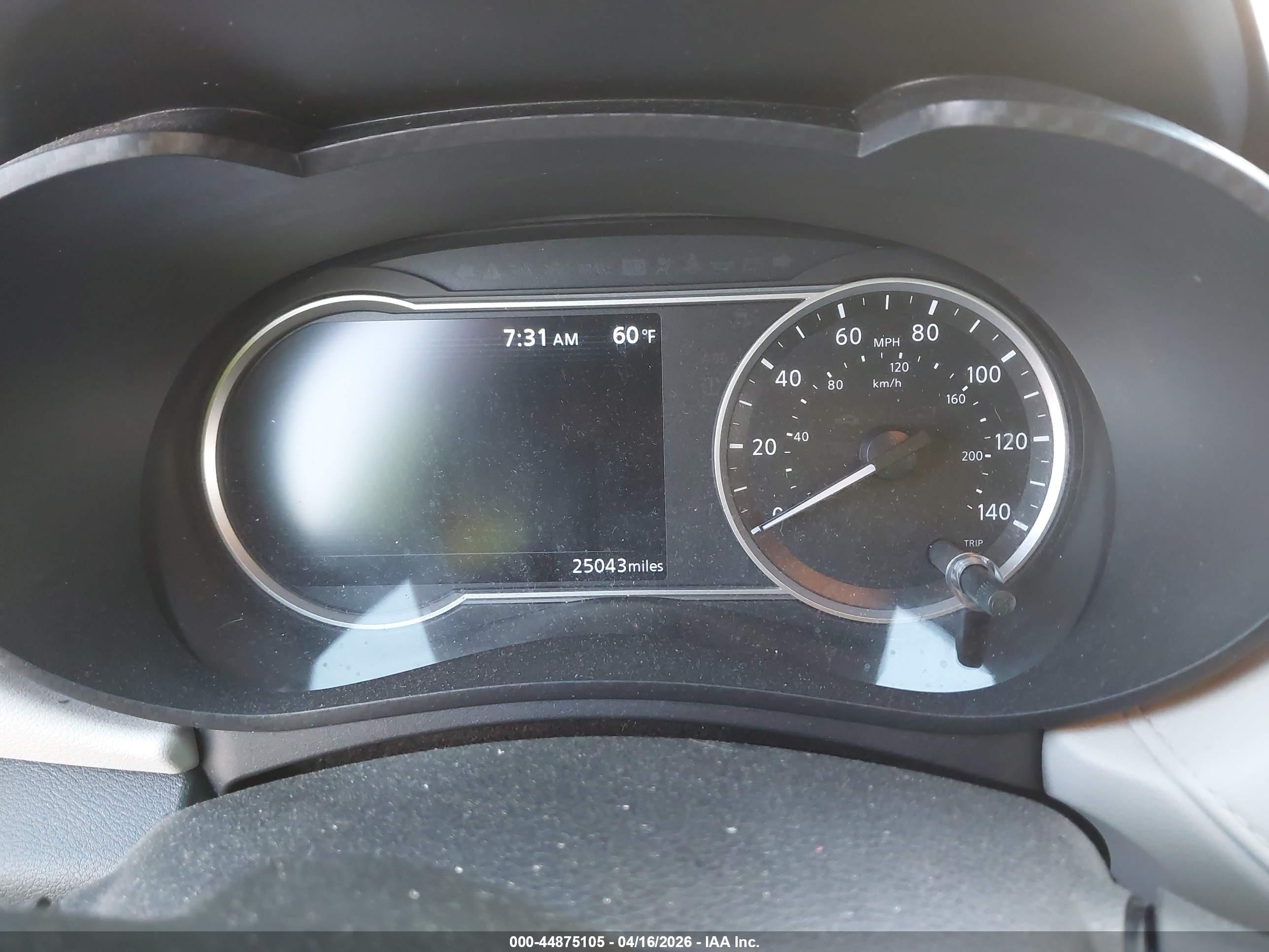 NISSAN VERSA image 7