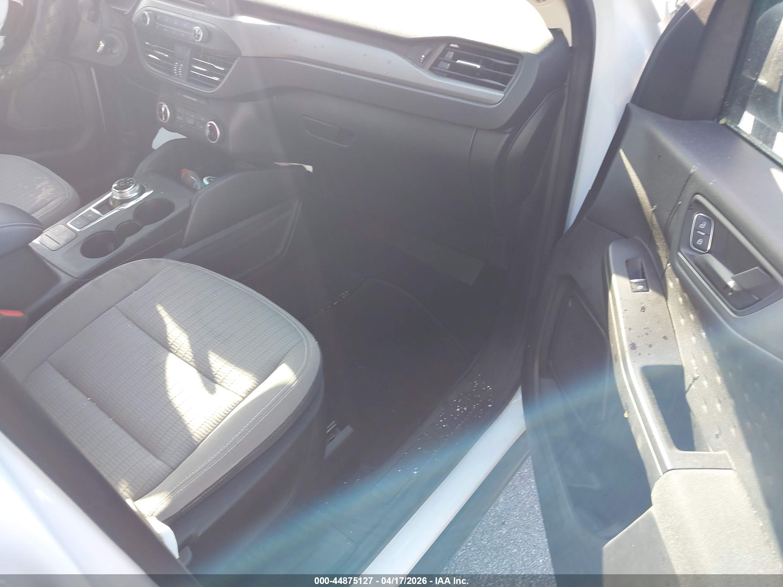 FORD ESCAPE image 5