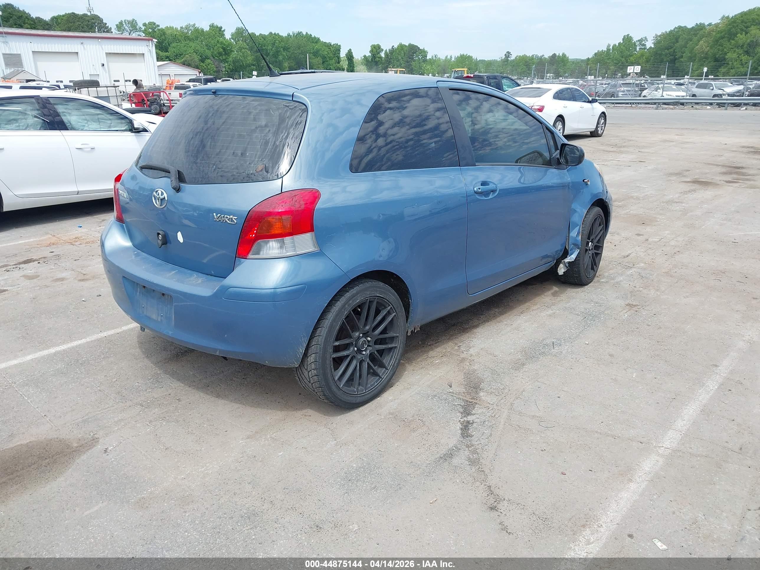 TOYOTA YARIS image 4