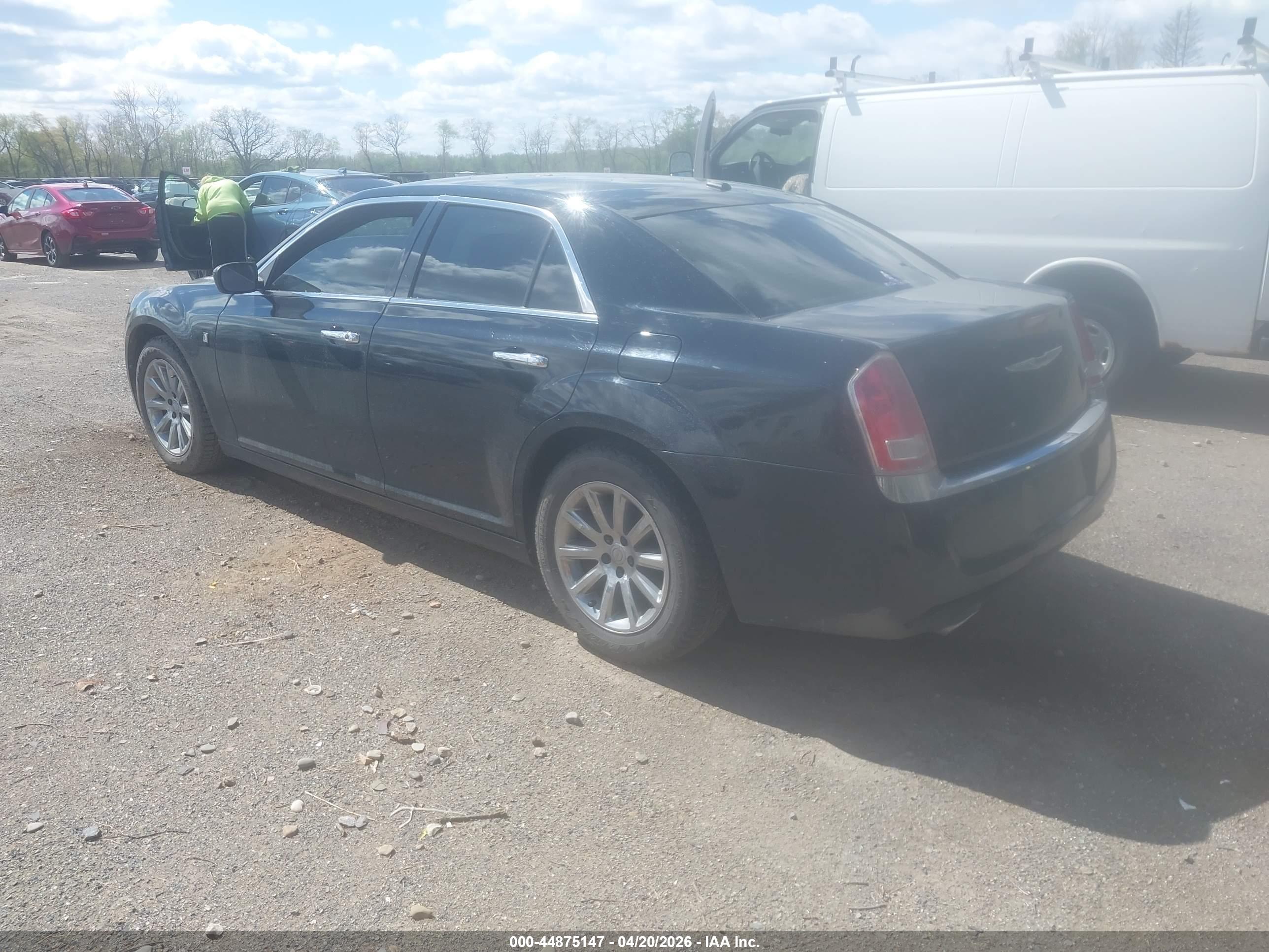 CHRYSLER 300 image 3