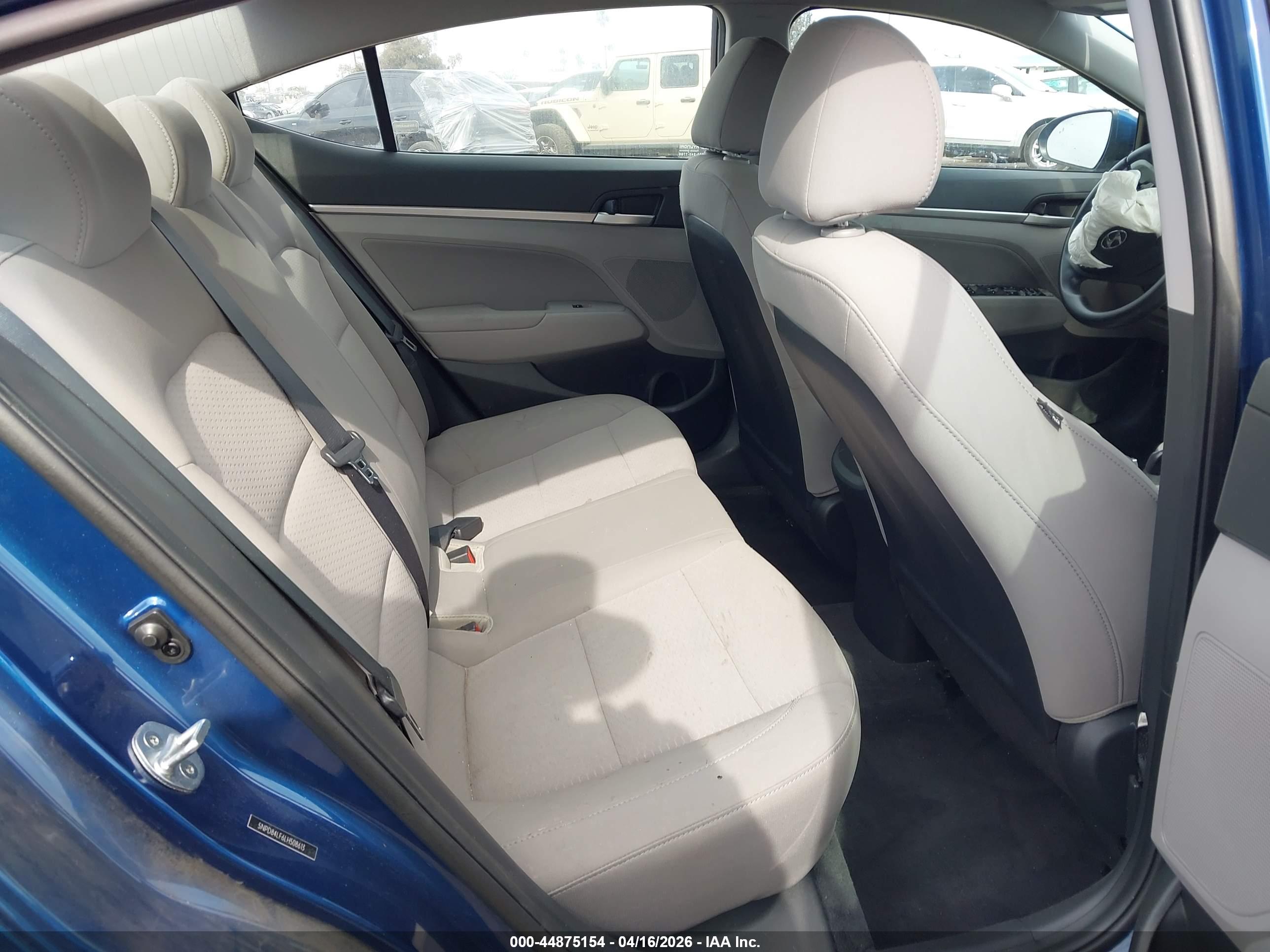 HYUNDAI ELANTRA image 8