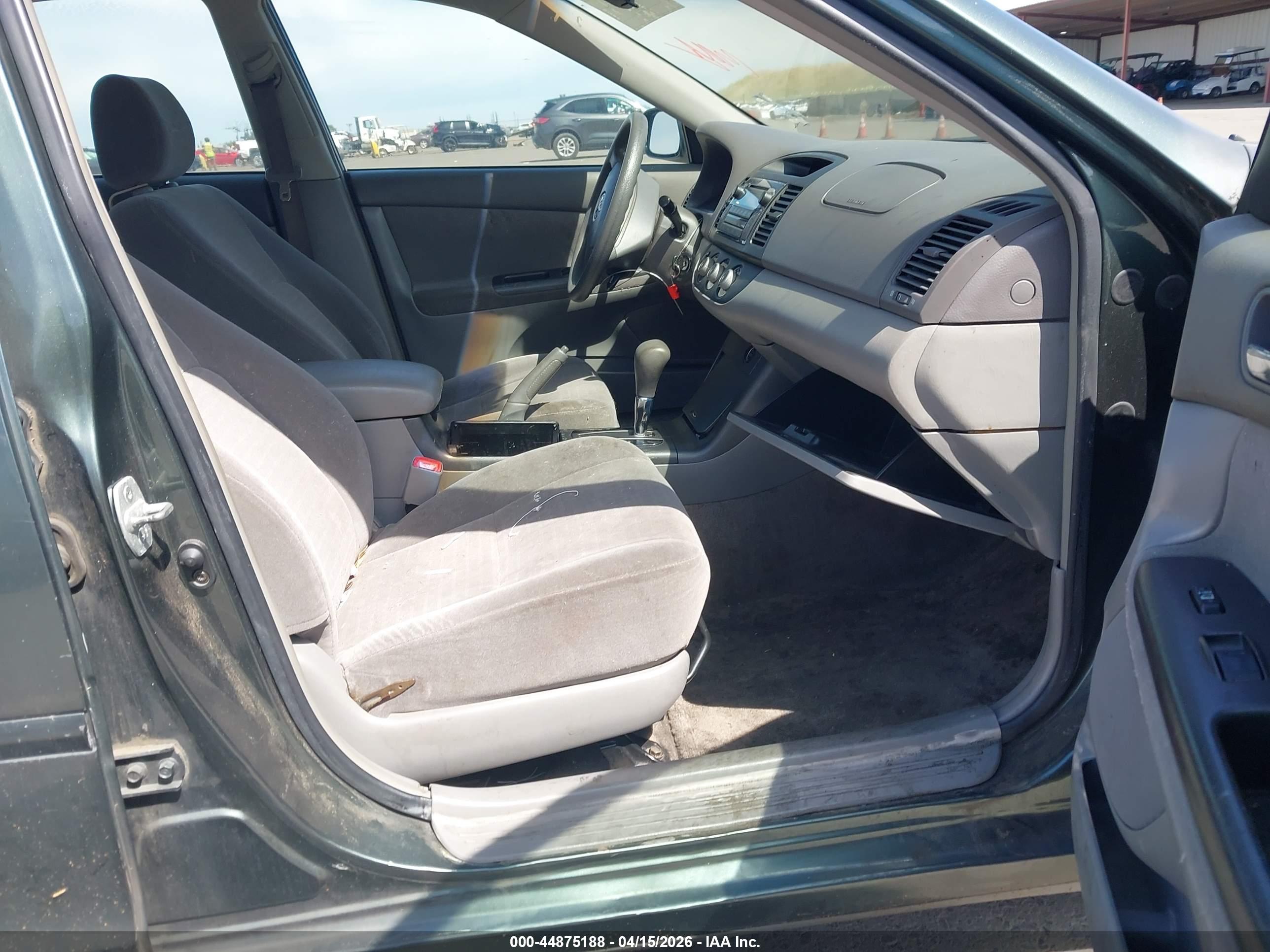 TOYOTA CAMRY image 5