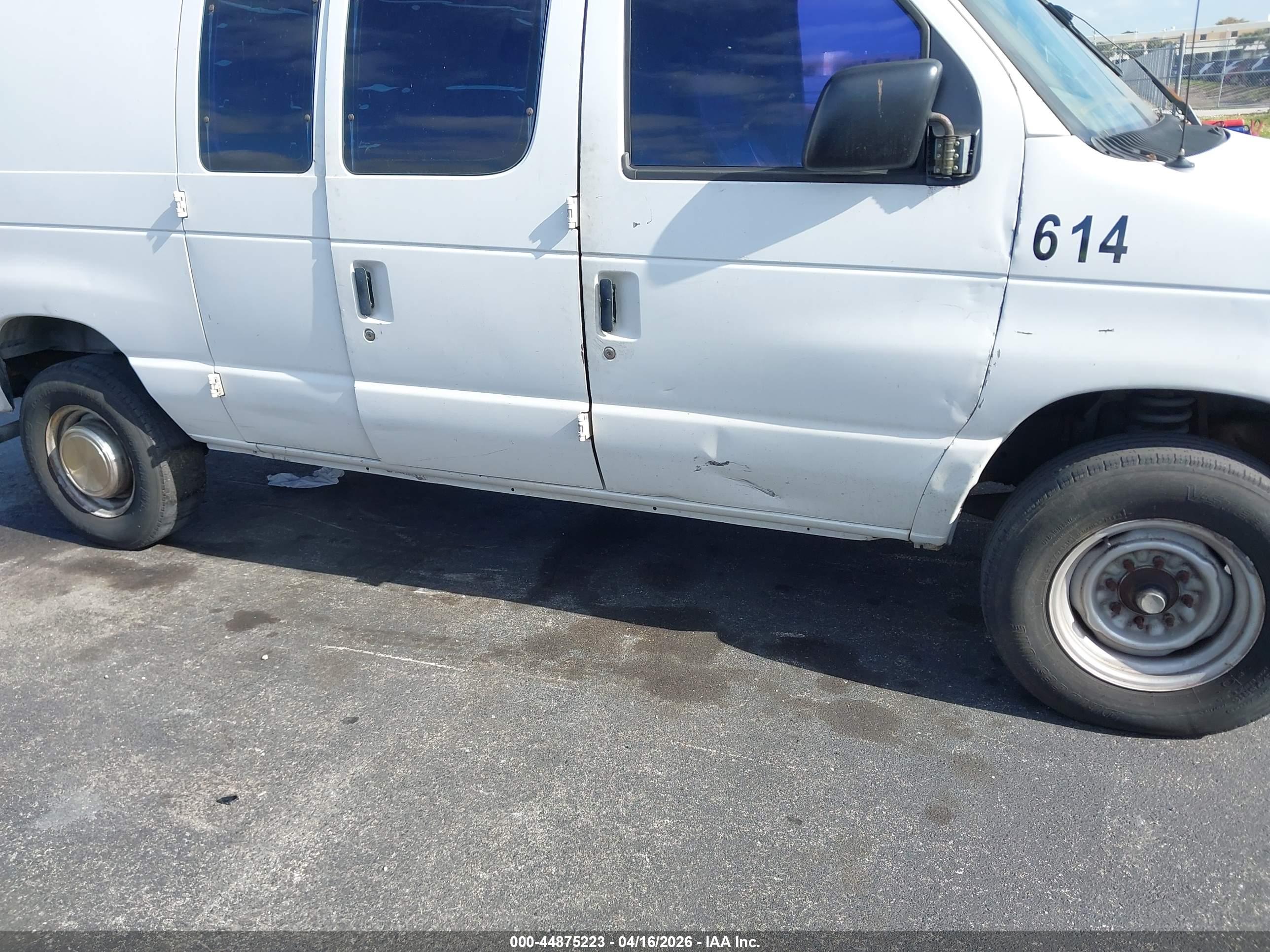 FORD E-250 image 6