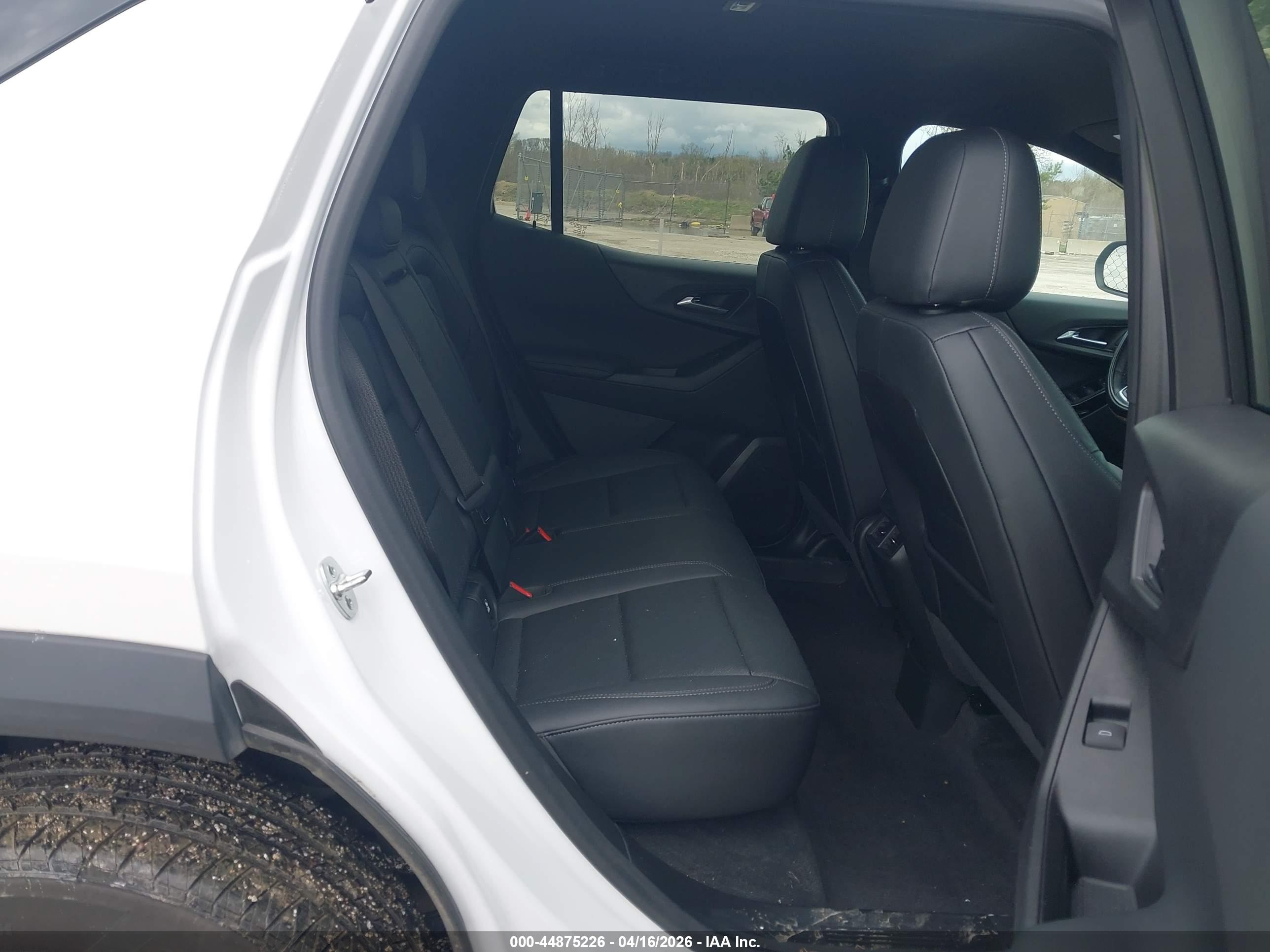 CHEVROLET EQUINOX image 8
