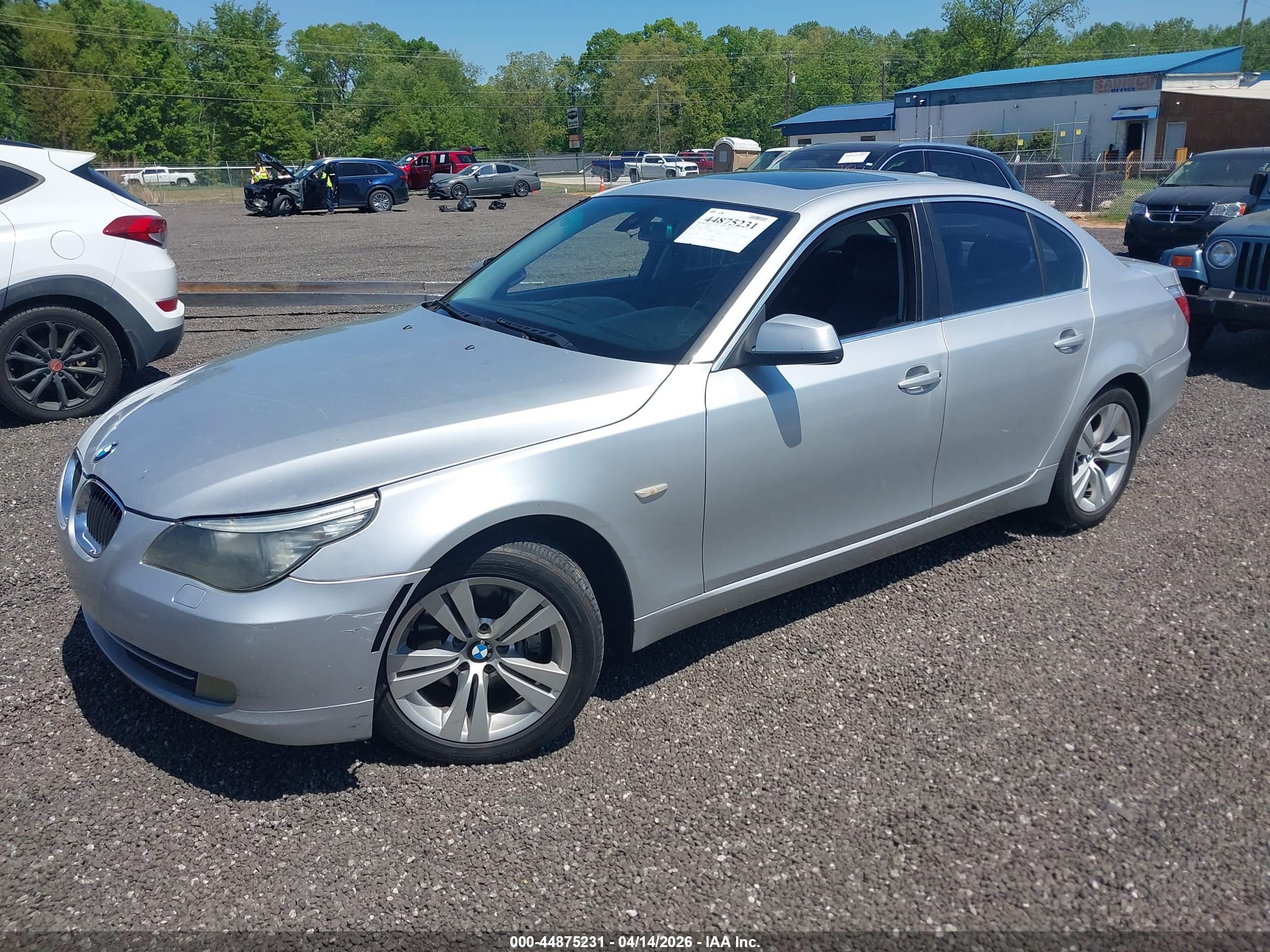 BMW 528I image 2