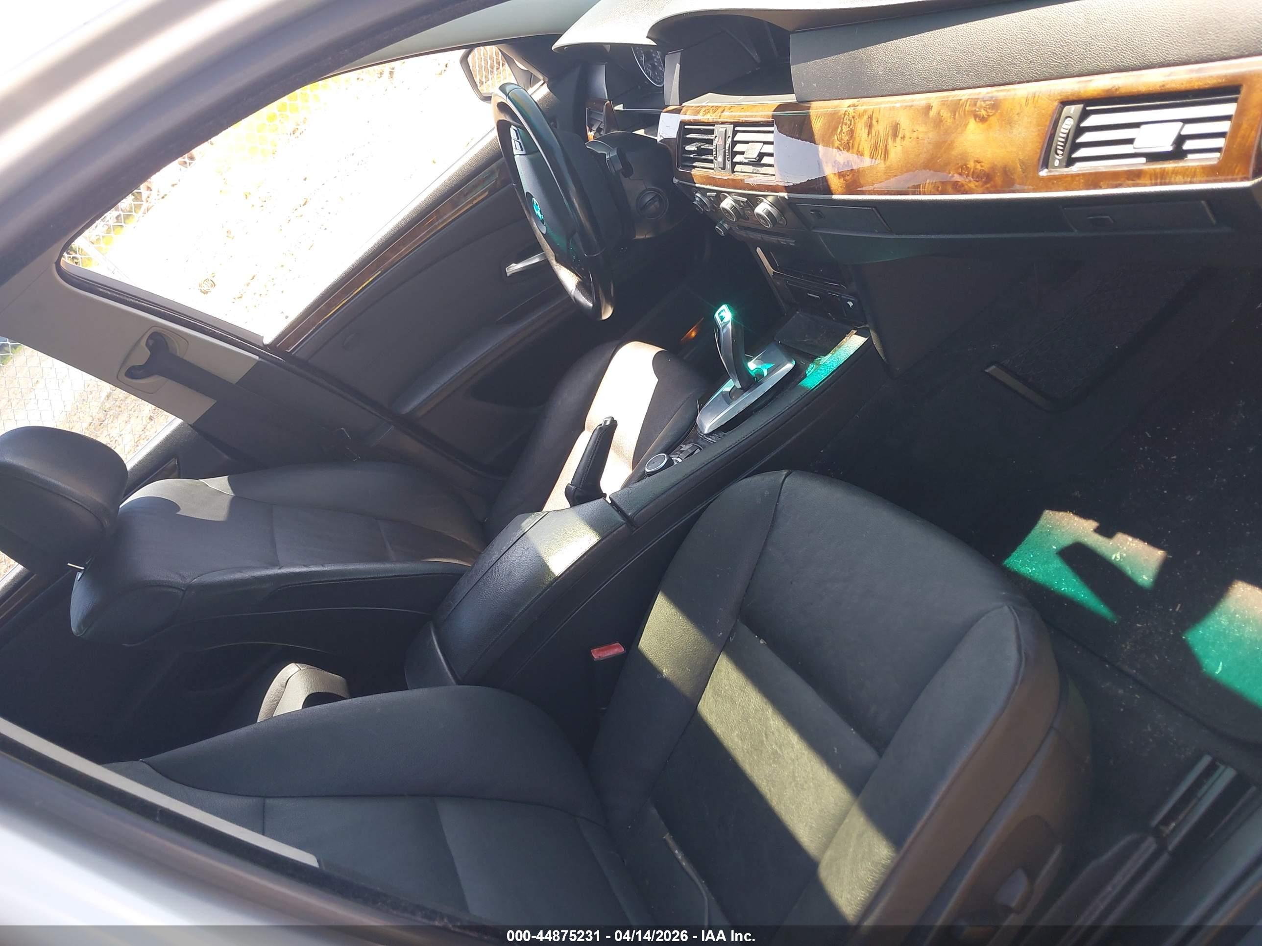 BMW 528I image 5