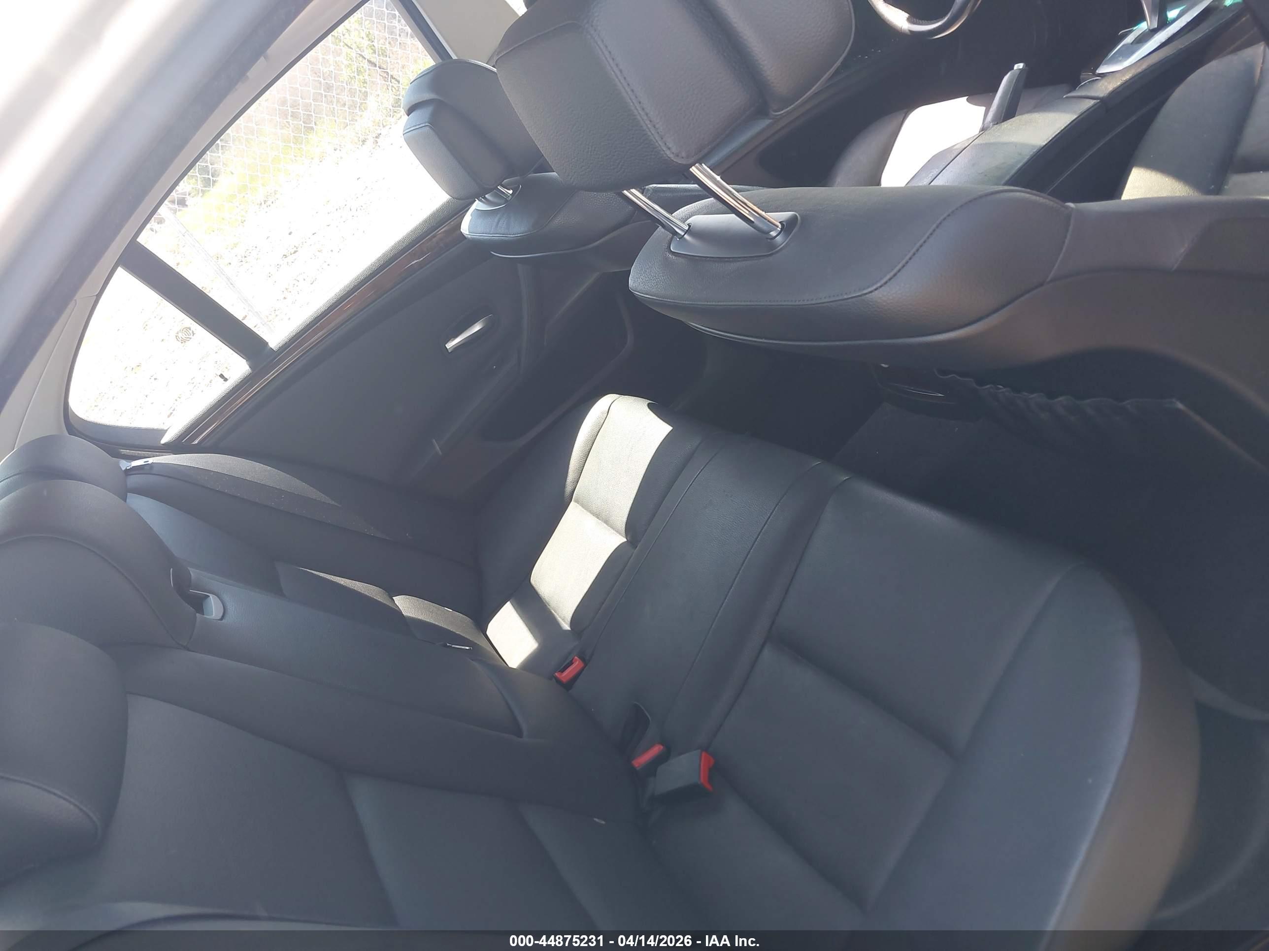 BMW 528I image 8