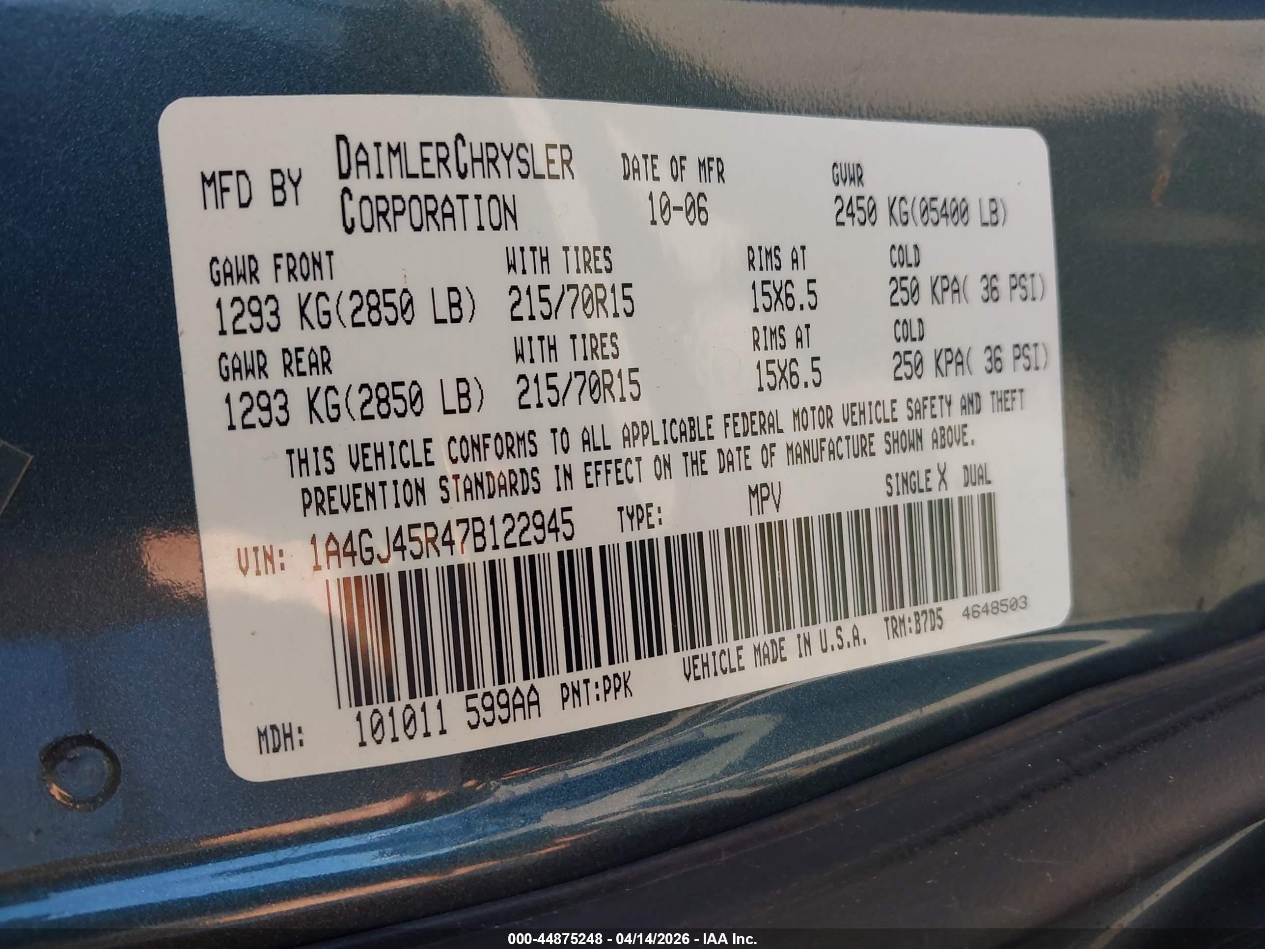 CHRYSLER TOWN image 9