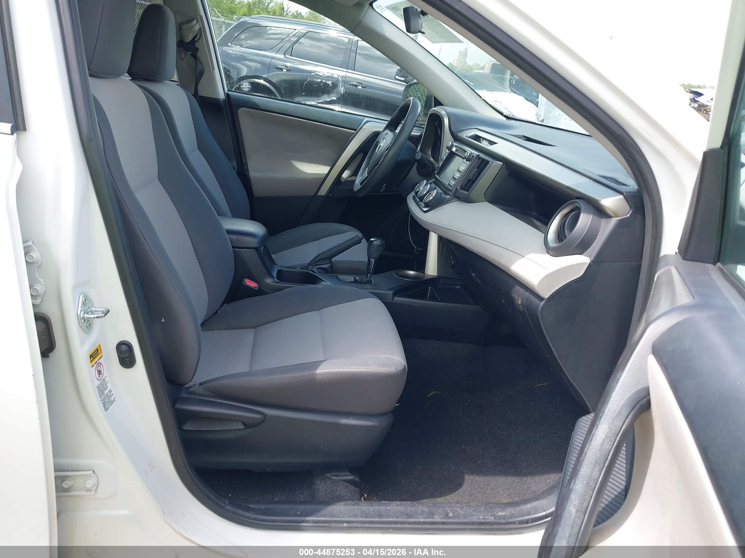 TOYOTA RAV4 image 5