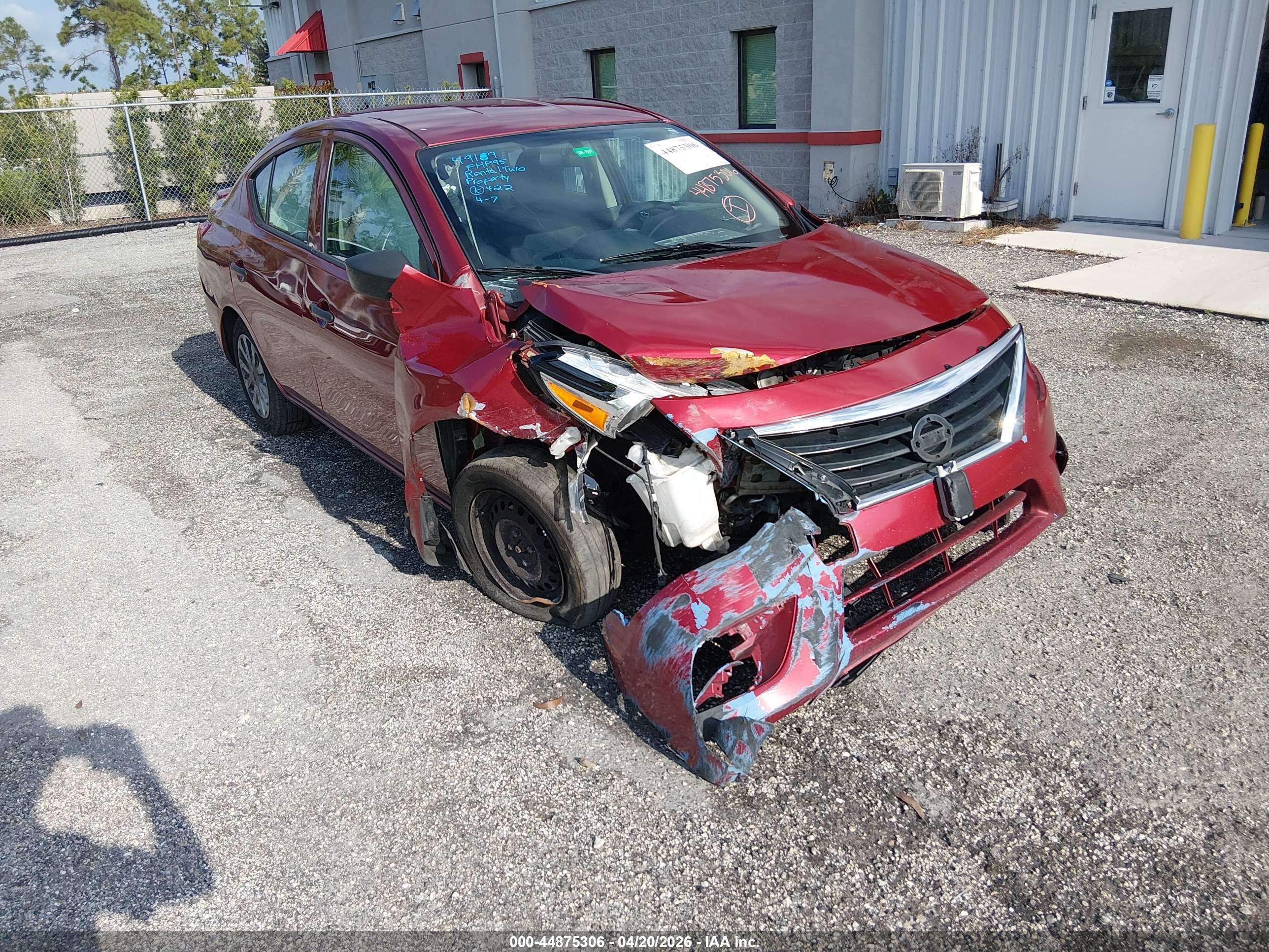 NISSAN VERSA image 6
