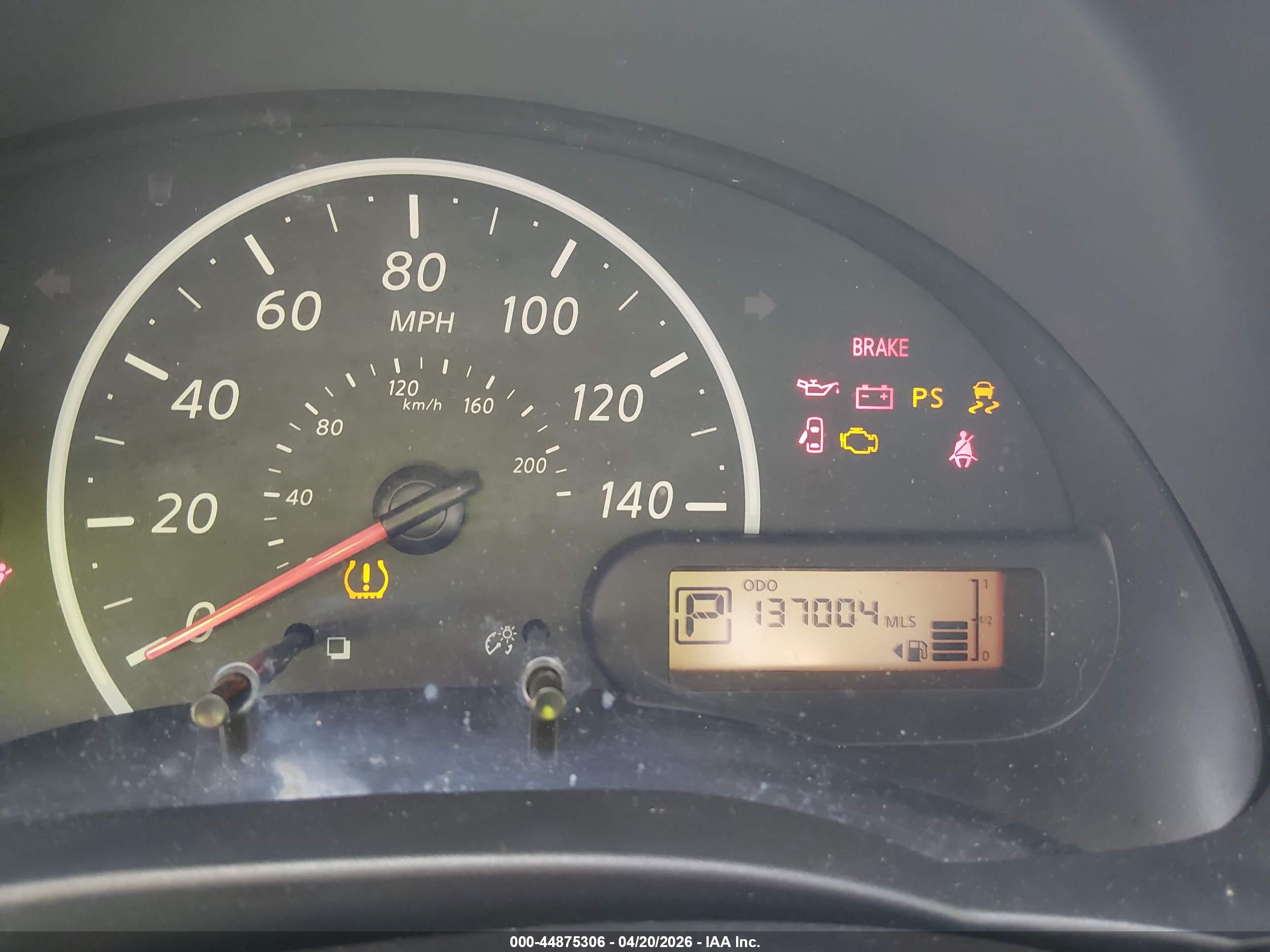 NISSAN VERSA image 7