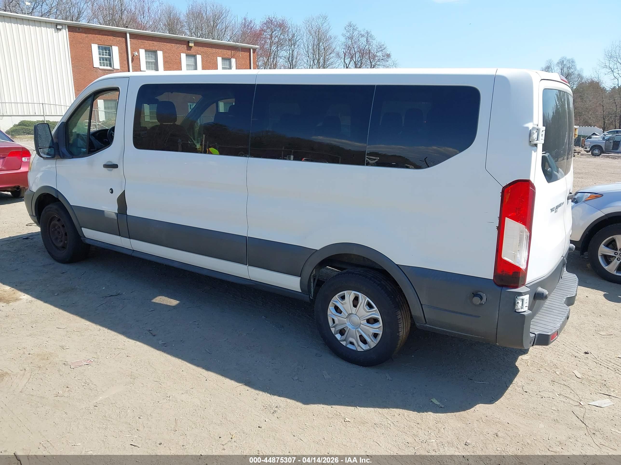 FORD TRANSIT-350 image 3