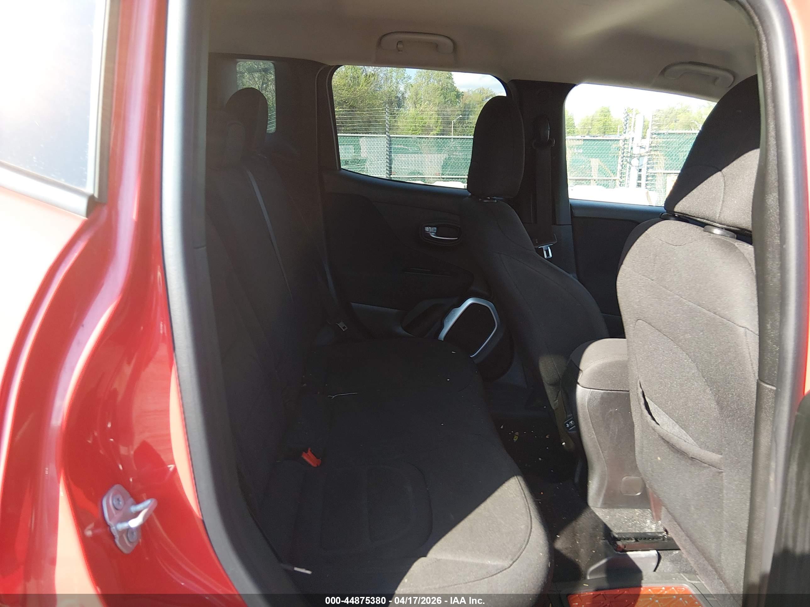 JEEP RENEGADE image 8