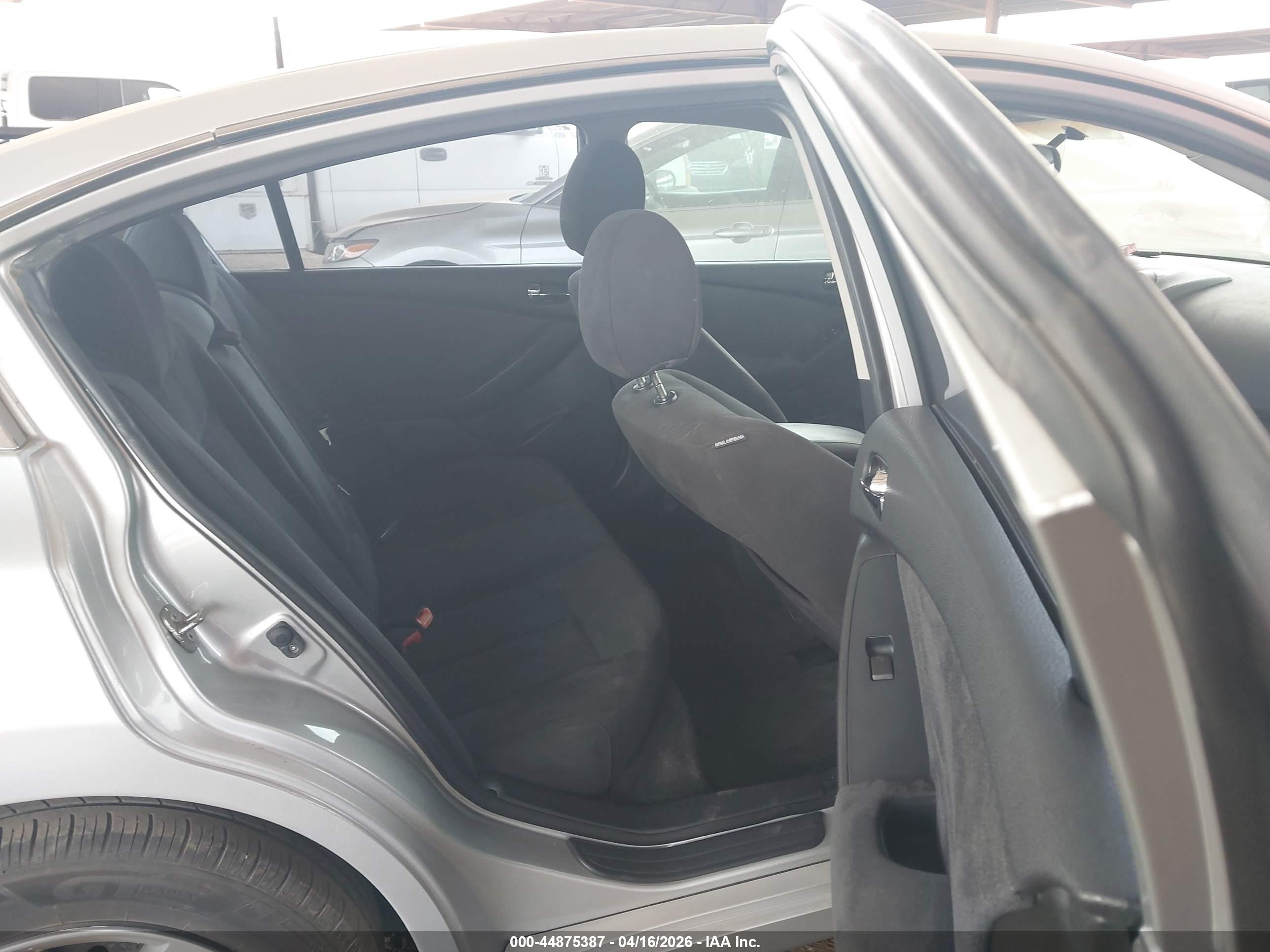 NISSAN ALTIMA image 8