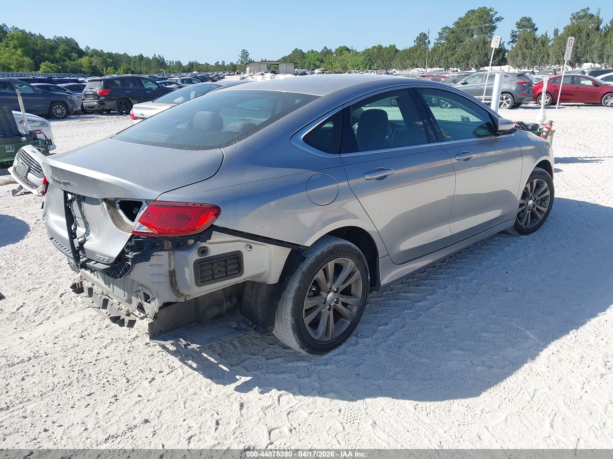 CHRYSLER 200 image 4