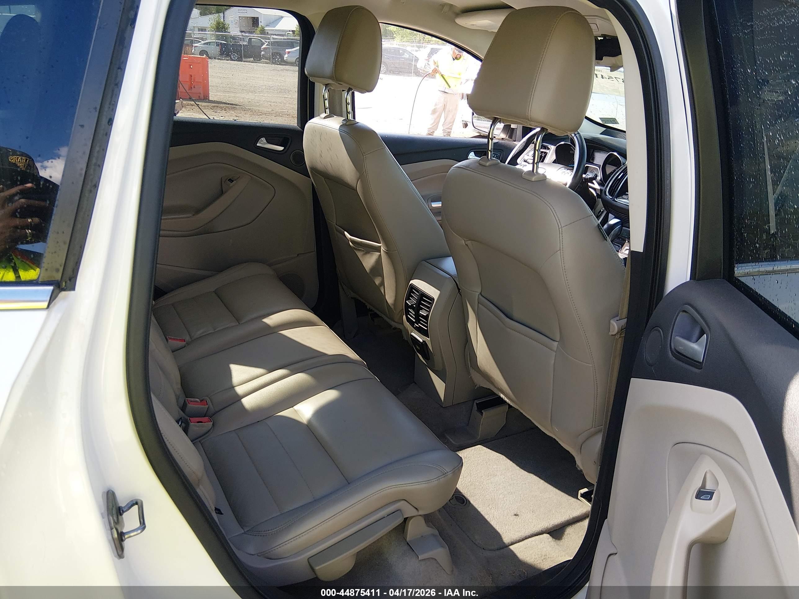 FORD ESCAPE image 8