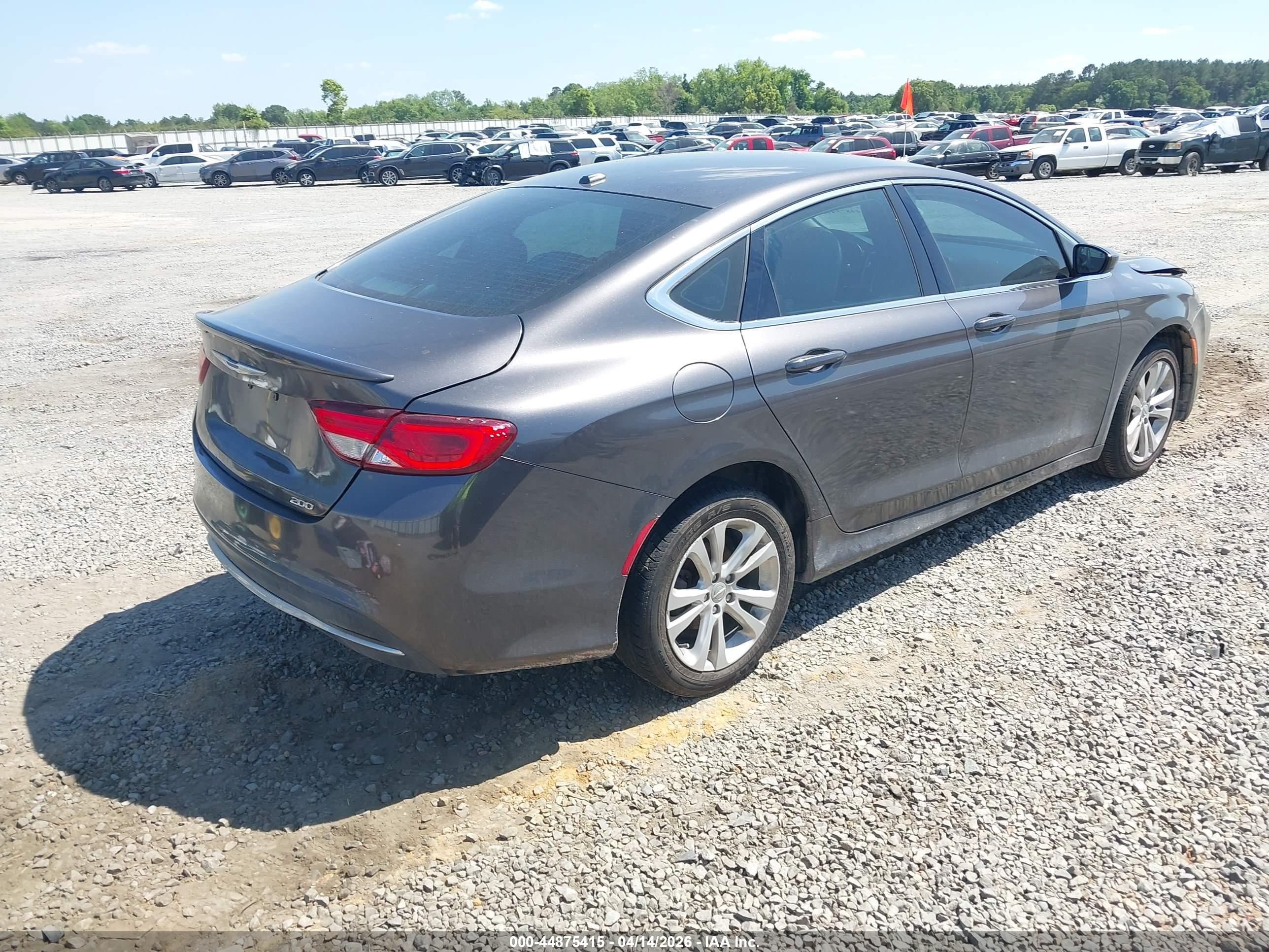 CHRYSLER 200 image 4