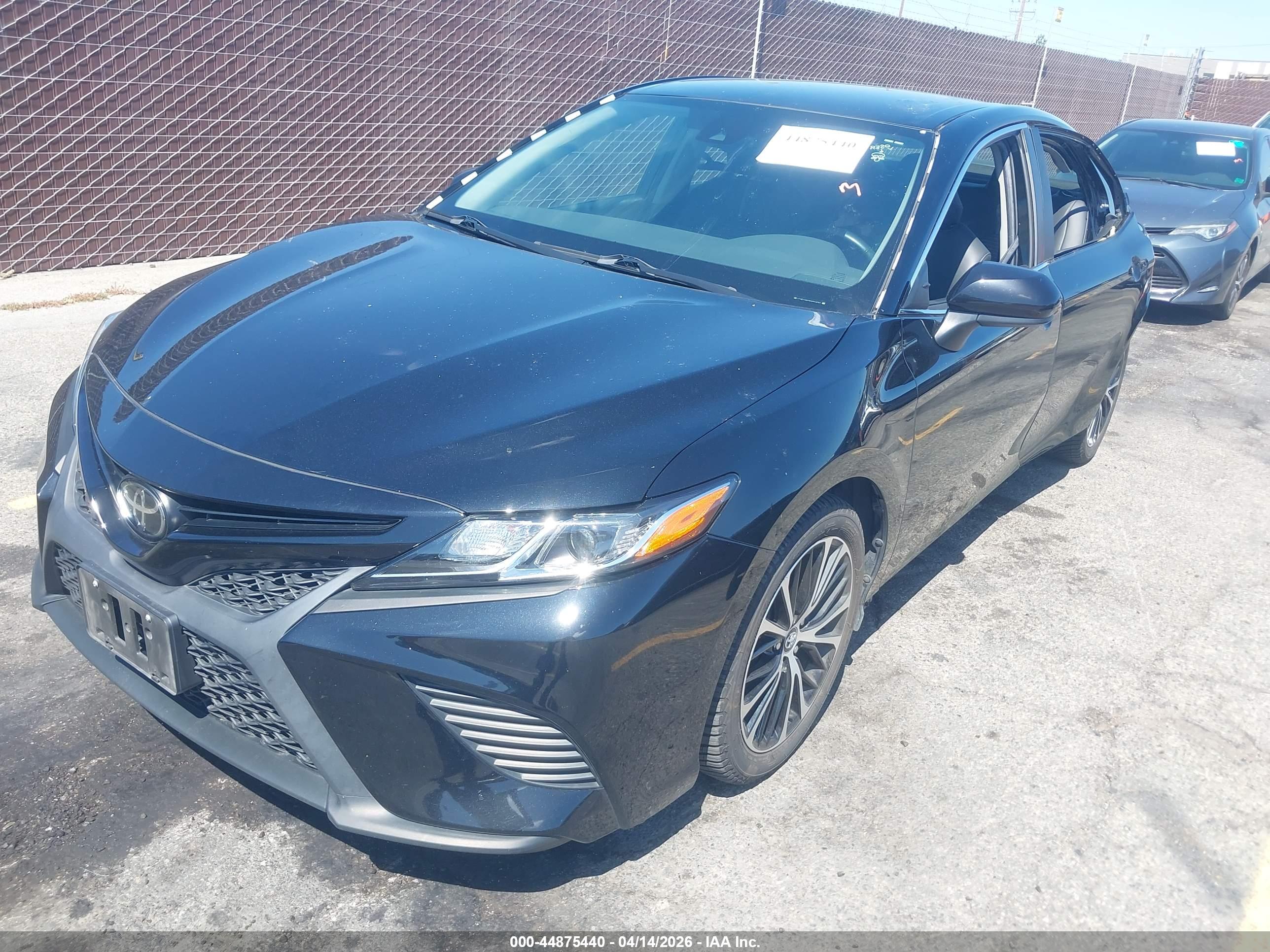 TOYOTA CAMRY image 2