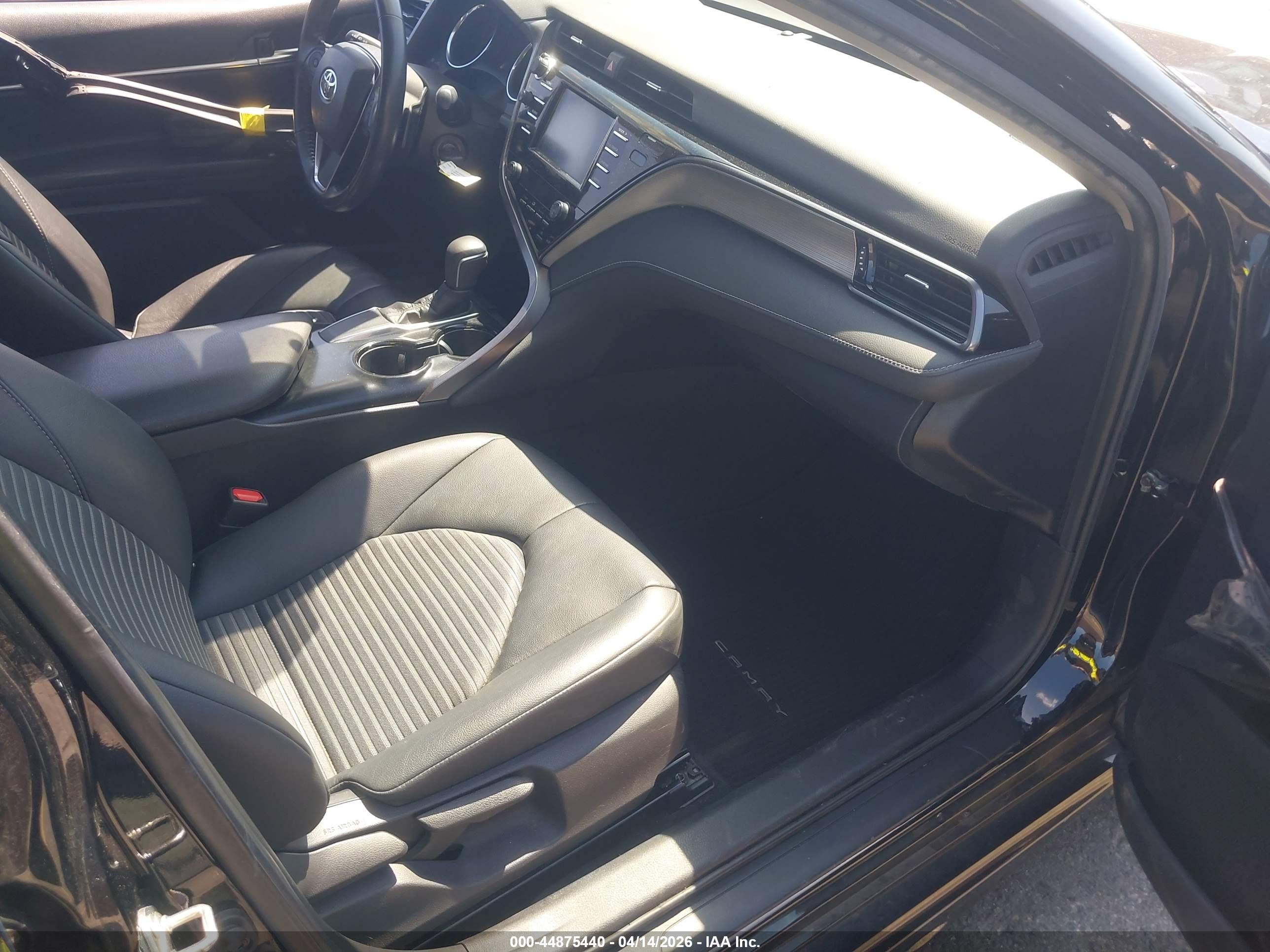 TOYOTA CAMRY image 5
