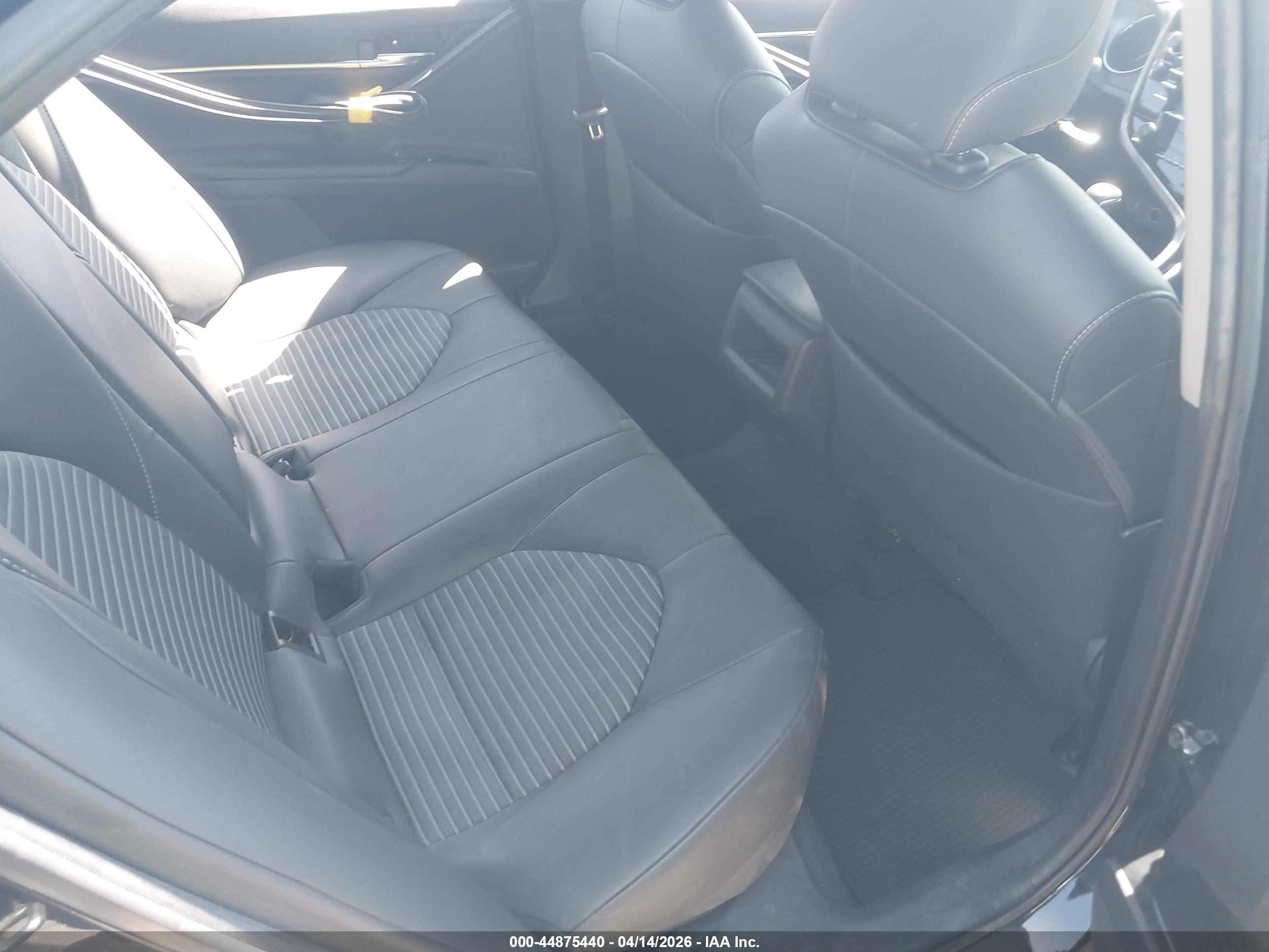 TOYOTA CAMRY image 8