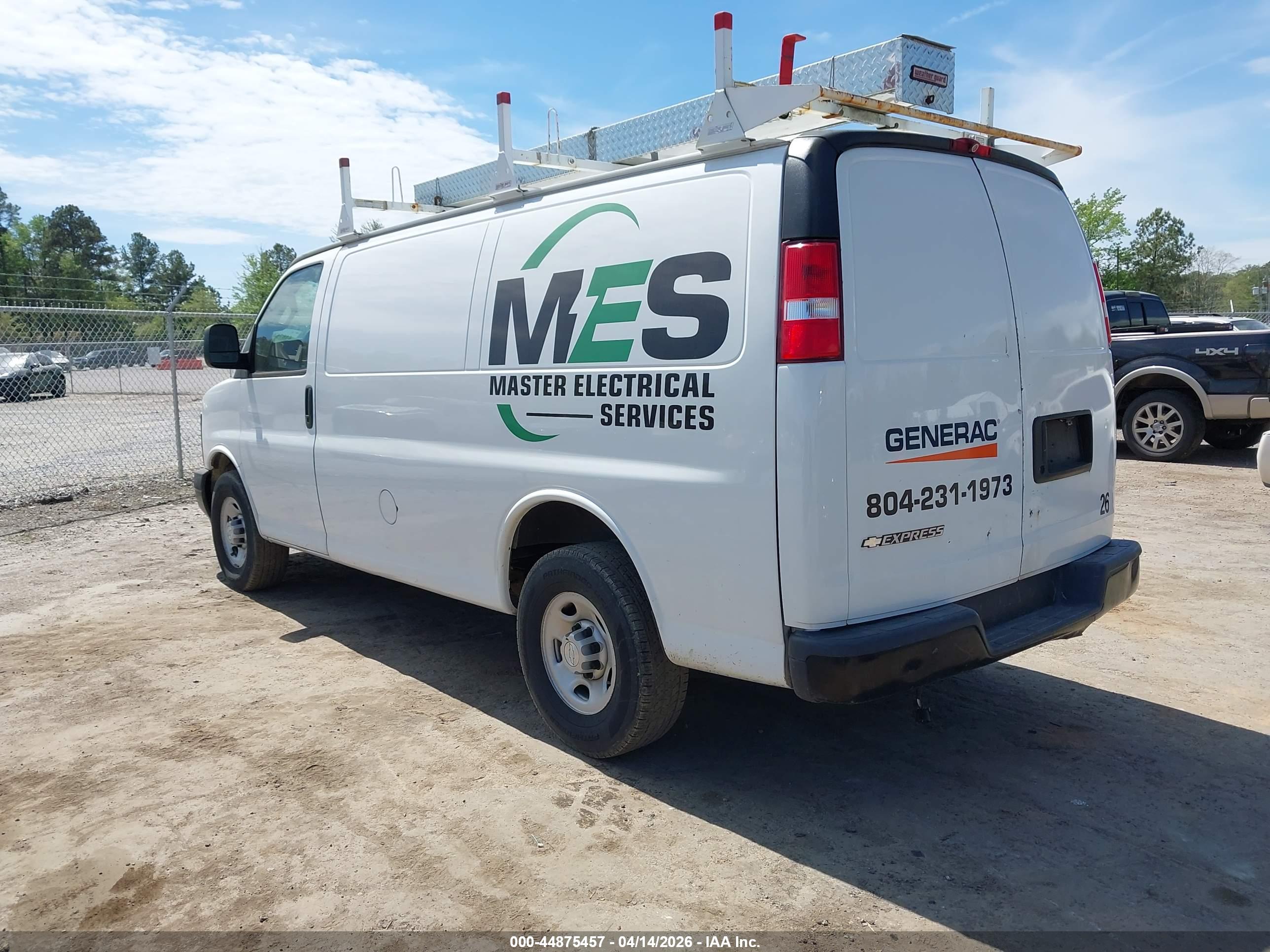 CHEVROLET EXPRESS image 3