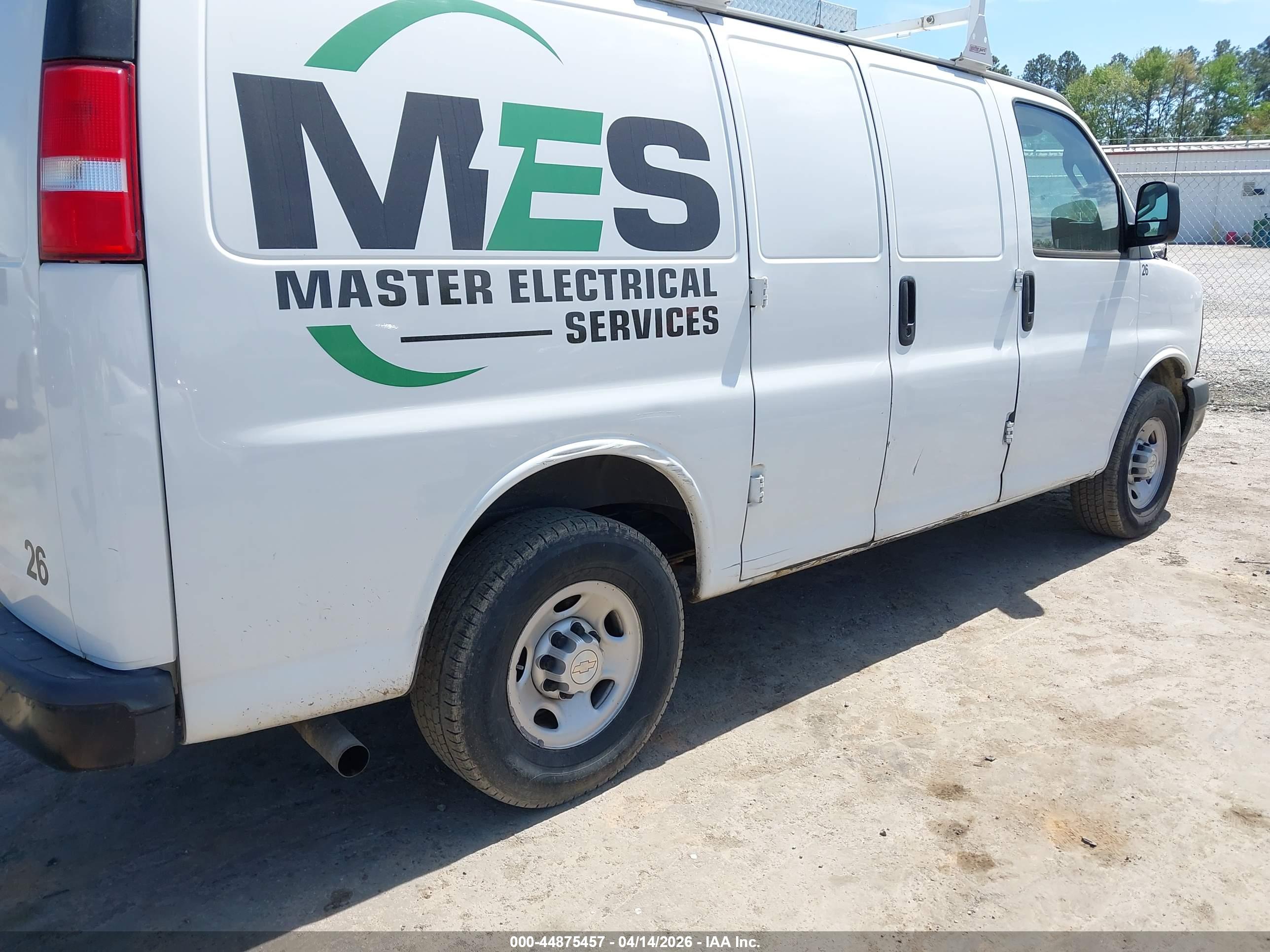 CHEVROLET EXPRESS image 6