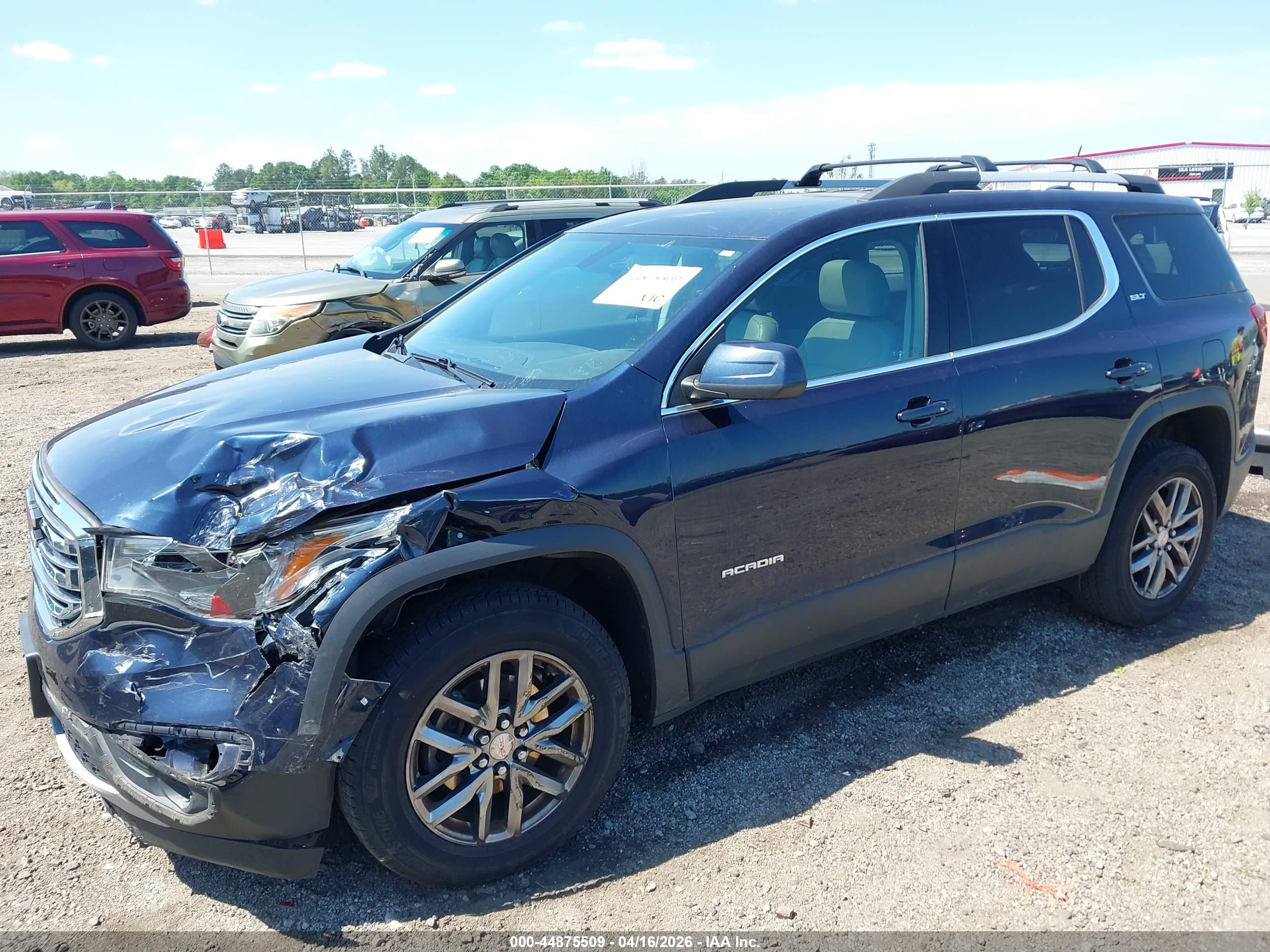 GMC ACADIA image 2