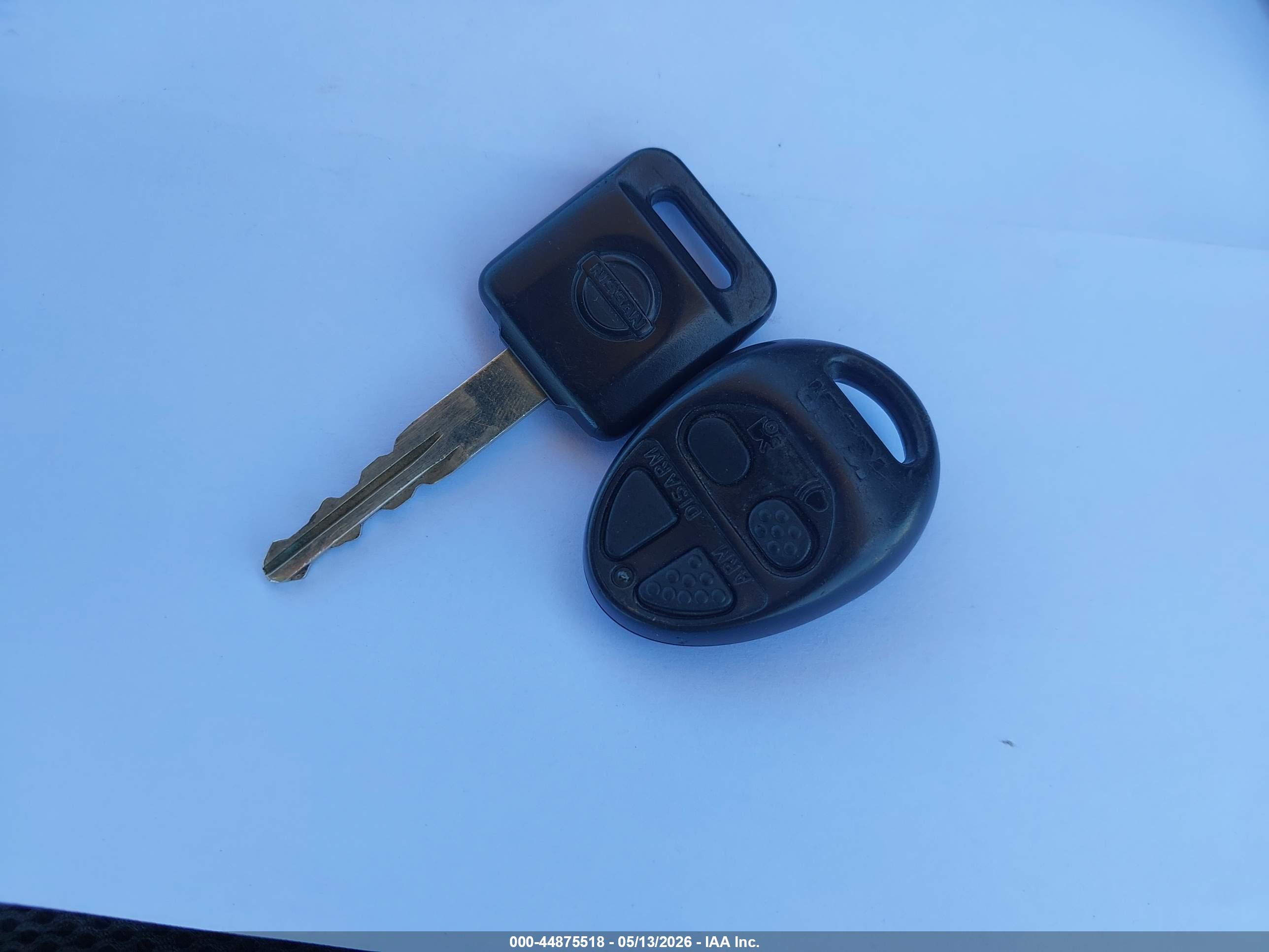 NISSAN VERSA image 11