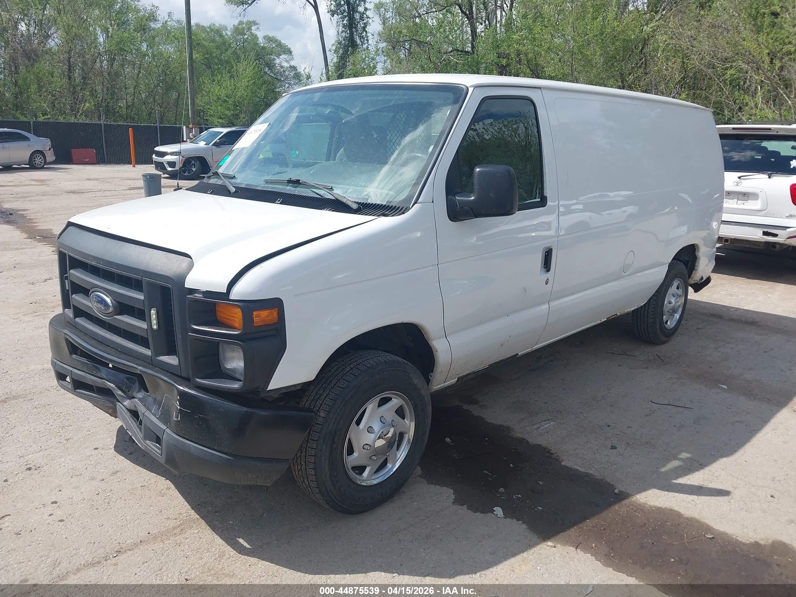 FORD E-150 image 2